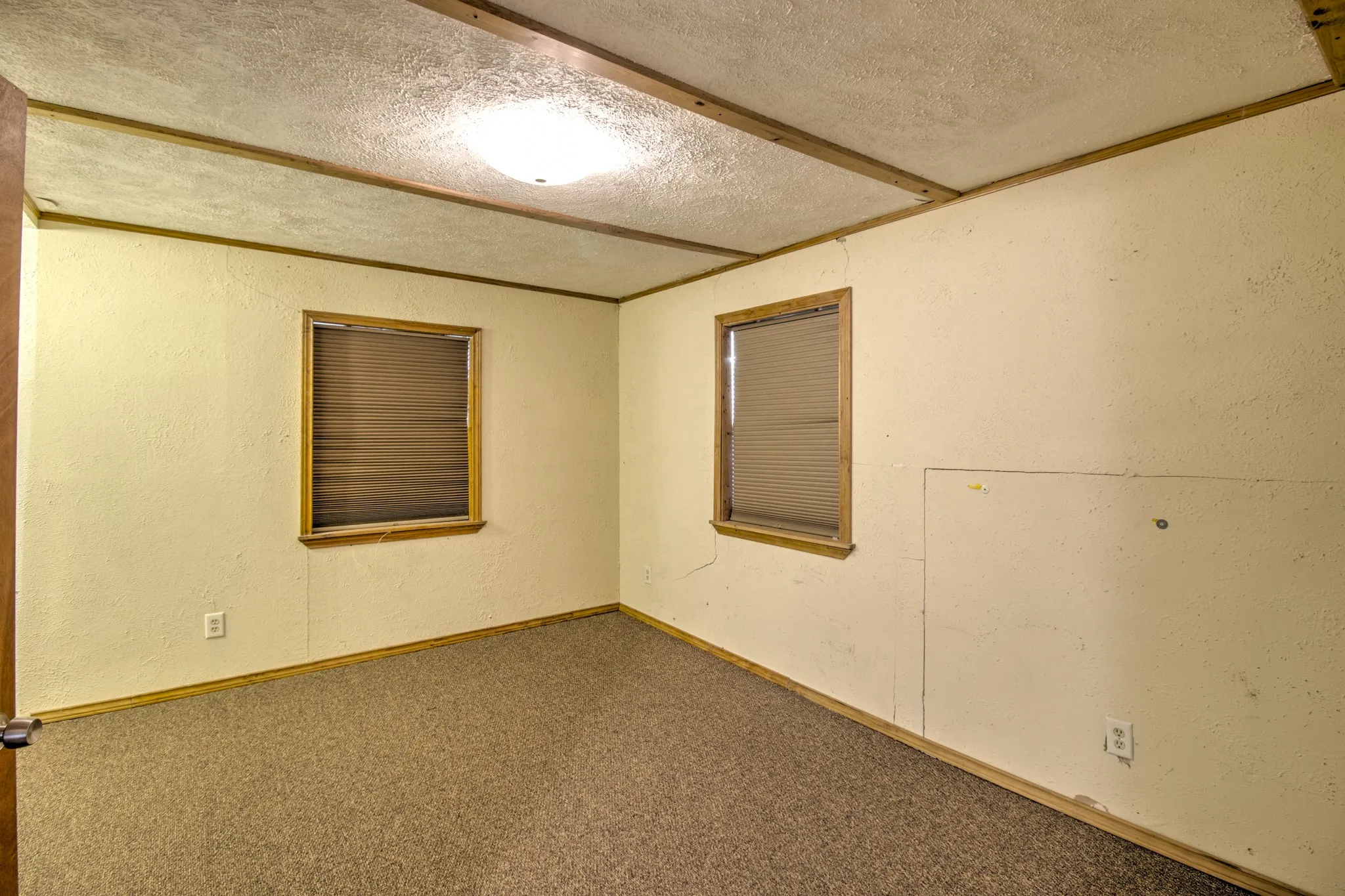 Single Family Residence For Sale in Denton County , 105 E Park Street, Little Elm, Texas 75068, 2 Bedroom, 1 Bathroom, 1 Garage spaces, 1,404 Sqft, built in 1956, mls#21296274, Real Estate Agent in Little Elm, Homes For Sale in Denton county, Homes For Sale in Little Elm, Realtor in Little Elm Texas, Real Estate Brokerage Independent Realty Texas, Luminita Cordes Realtor