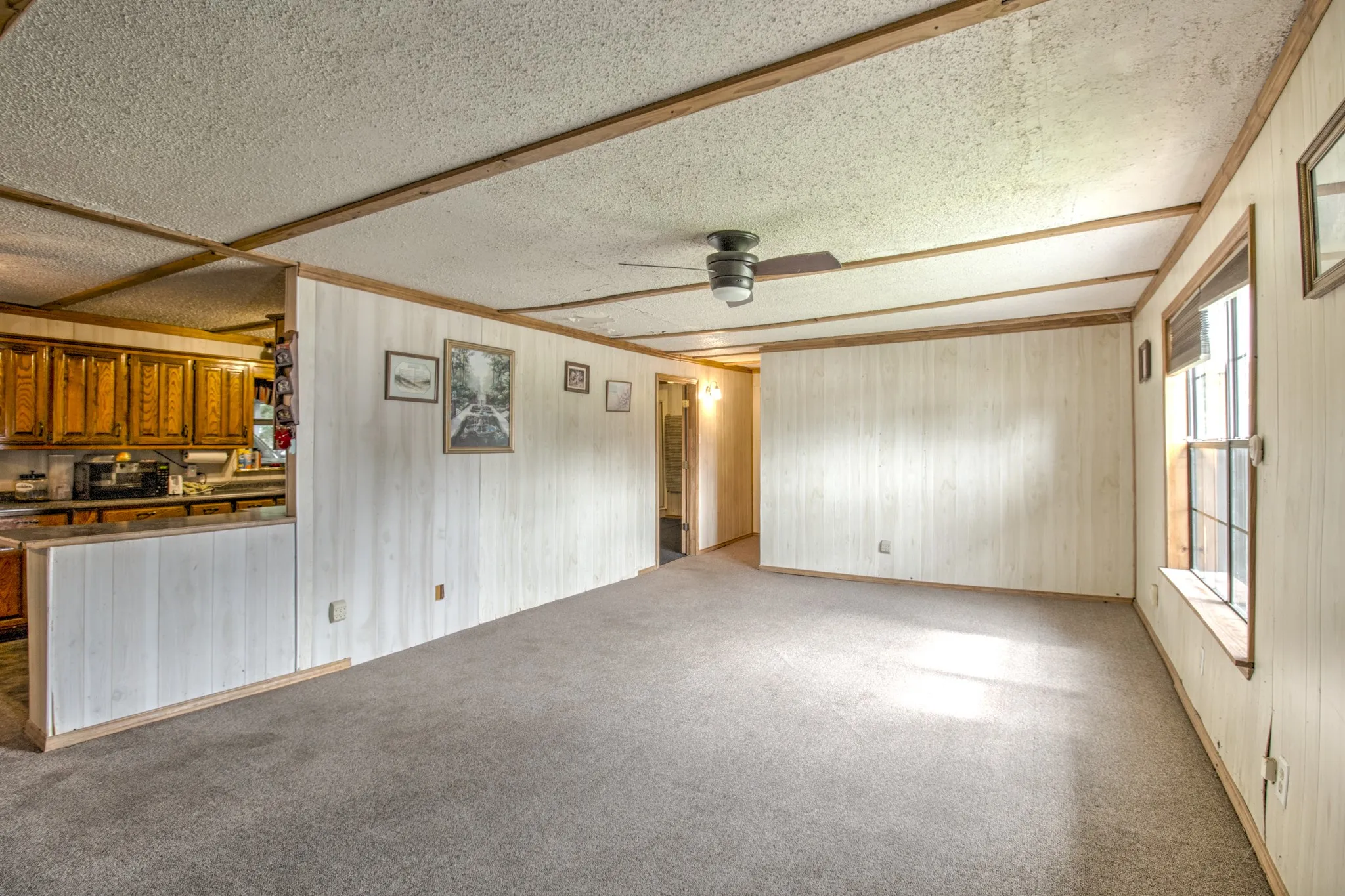 Single Family Residence For Sale in Denton County , 105 E Park Street, Little Elm, Texas 75068, 2 Bedroom, 1 Bathroom, 1 Garage spaces, 1,404 Sqft, built in 1956, mls#21296274, Real Estate Agent in Little Elm, Homes For Sale in Denton county, Homes For Sale in Little Elm, Realtor in Little Elm Texas, Real Estate Brokerage Independent Realty Texas, Luminita Cordes Realtor
