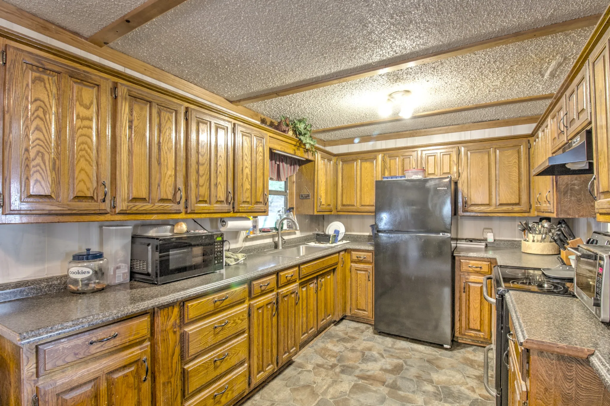 Lots of cabinet space!