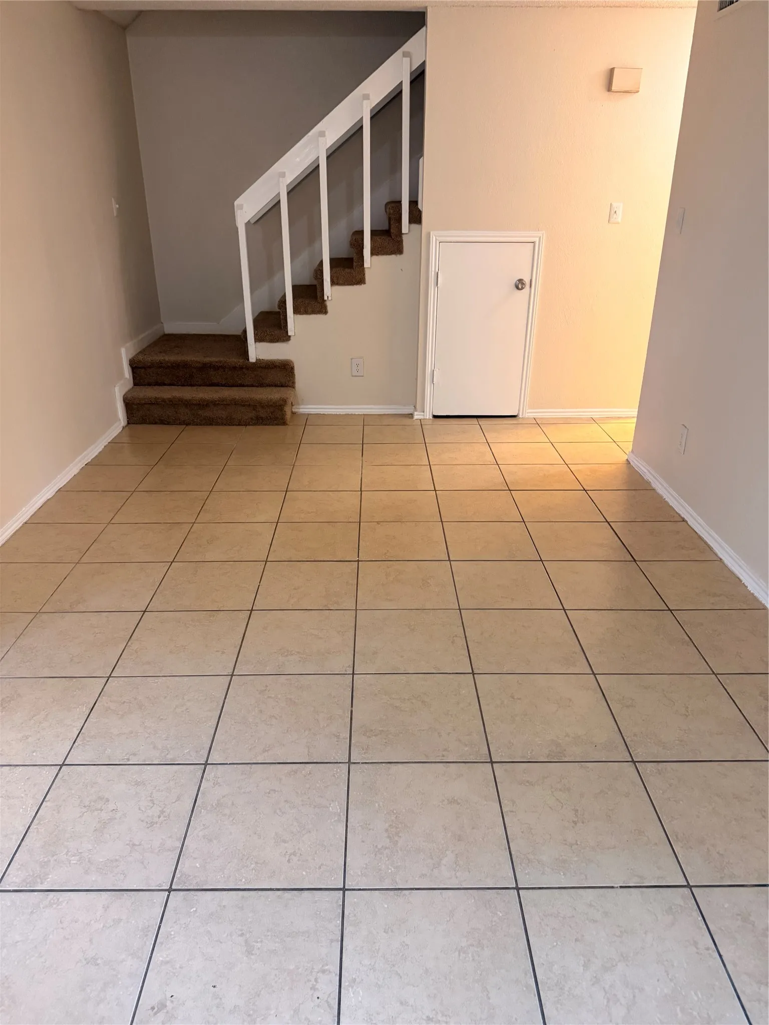 Duplex For Rent in Tarrant County , 6316 Woodmont Court, Fort Worth, Texas 76133, 2 Bedroom, 2 Bathroom, 1 Garage spaces, 1,124 Sqft, built in 1983, mls#21303993, Real Estate Agent in Fort Worth, Homes For Rent in Tarrant county, Homes For Rent in Fort Worth, Realtor in Fort Worth Texas, Real Estate Brokerage Independent Realty Texas, Luminita Cordes Realtor