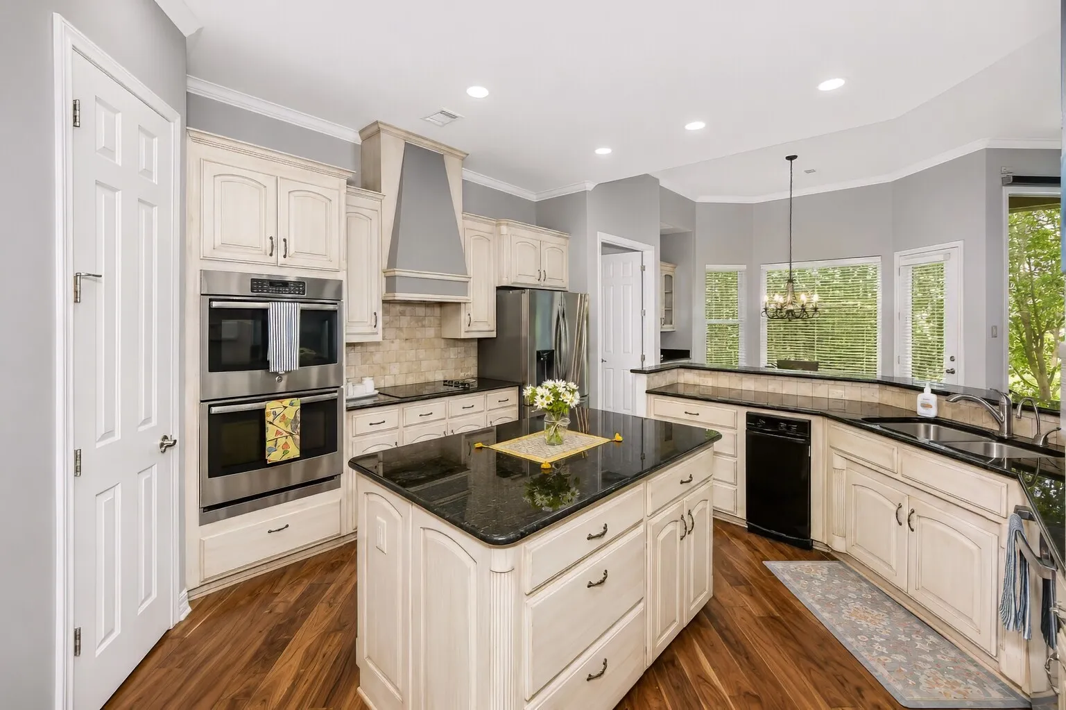 Chefs dream kitchen enjoy the view !