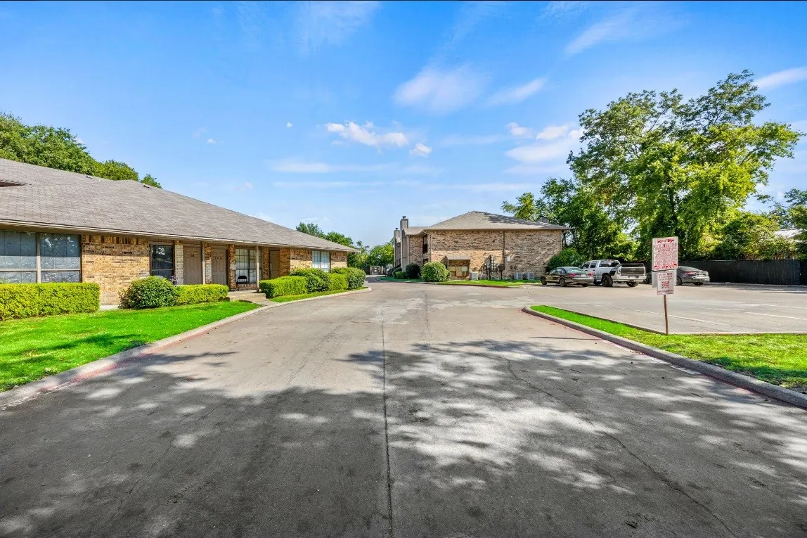 Apartment For Rent in Dallas County , 1935 Cranford Drive 104, Garland, Texas 75041, 2 Bedroom, 2 Bathroom, Garage spaces, 10,782 Sqft, built in 1984, mls#21304014, Real Estate Agent in Garland, Homes For Rent in Dallas county, Homes For Rent in Garland, Realtor in Garland Texas, Real Estate Brokerage Independent Realty Texas, Luminita Cordes Realtor