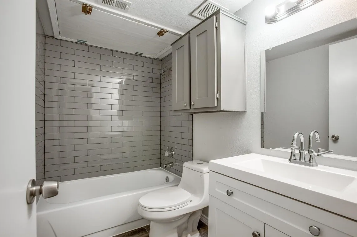 Apartment For Rent in Dallas County , 1935 Cranford Drive 104, Garland, Texas 75041, 2 Bedroom, 2 Bathroom, Garage spaces, 10,782 Sqft, built in 1984, mls#21304014, Real Estate Agent in Garland, Homes For Rent in Dallas county, Homes For Rent in Garland, Realtor in Garland Texas, Real Estate Brokerage Independent Realty Texas, Luminita Cordes Realtor