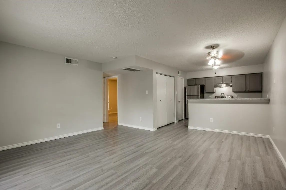 Apartment For Rent in Dallas County , 1935 Cranford Drive 104, Garland, Texas 75041, 2 Bedroom, 2 Bathroom, Garage spaces, 10,782 Sqft, built in 1984, mls#21304014, Real Estate Agent in Garland, Homes For Rent in Dallas county, Homes For Rent in Garland, Realtor in Garland Texas, Real Estate Brokerage Independent Realty Texas, Luminita Cordes Realtor