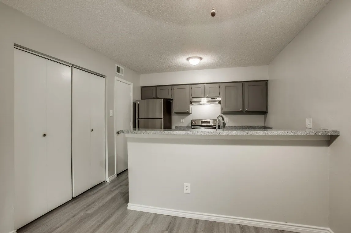 Apartment For Rent in Dallas County , 1935 Cranford Drive 104, Garland, Texas 75041, 2 Bedroom, 2 Bathroom, Garage spaces, 10,782 Sqft, built in 1984, mls#21304014, Real Estate Agent in Garland, Homes For Rent in Dallas county, Homes For Rent in Garland, Realtor in Garland Texas, Real Estate Brokerage Independent Realty Texas, Luminita Cordes Realtor
