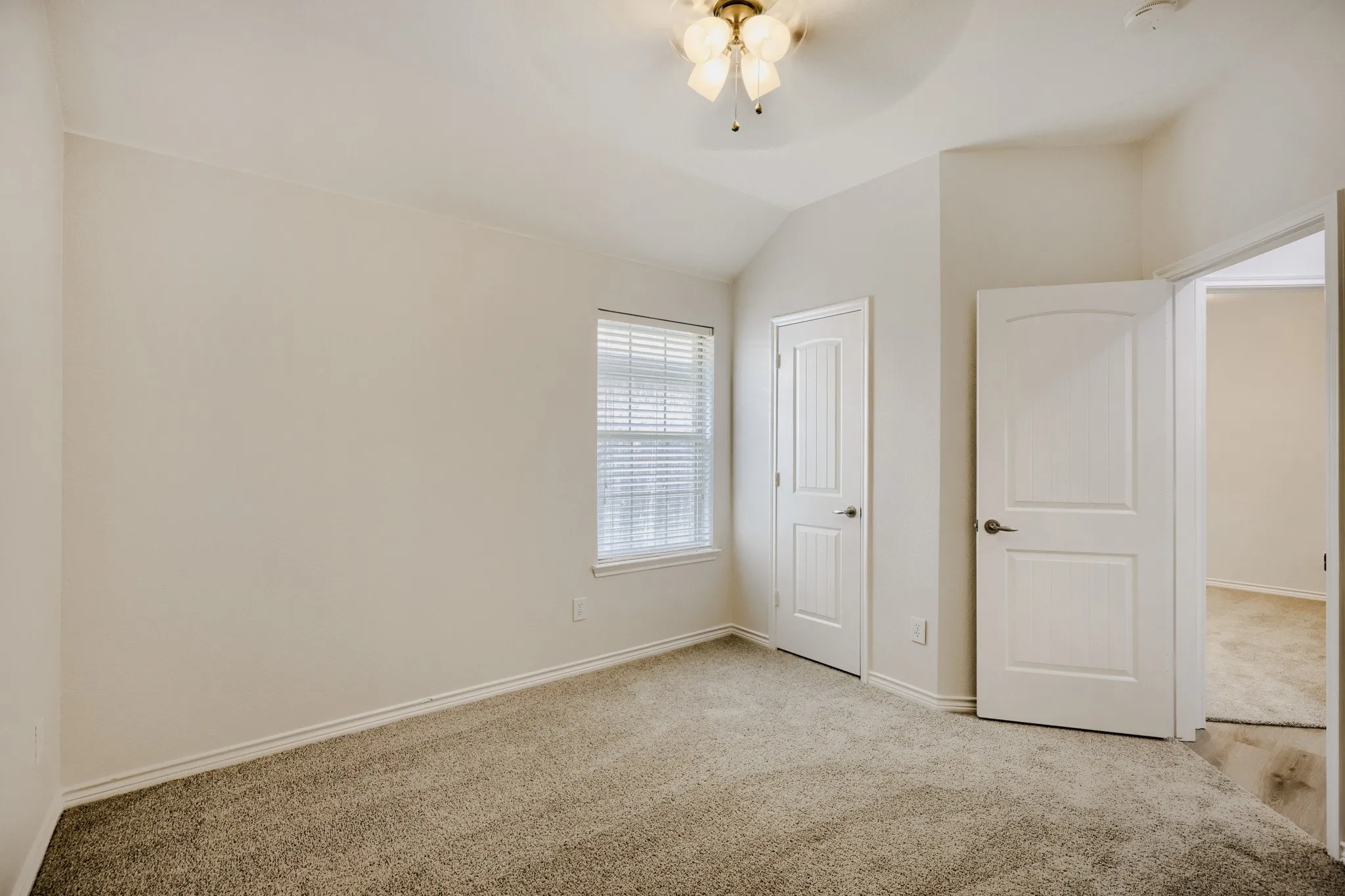 Single Family Residence For Sale in Collin County , 5712 Broken Spur, Mc Kinney, Texas 75070, 3 Bedroom, 2 Bathroom, 2 Garage spaces, 1,779 Sqft, built in 2007, mls#21141484, Real Estate Agent in Mc Kinney, Homes For Sale in Collin county, Homes For Sale in Mc Kinney, Realtor in Mc Kinney Texas, Real Estate Brokerage Independent Realty Texas, Luminita Cordes Realtor