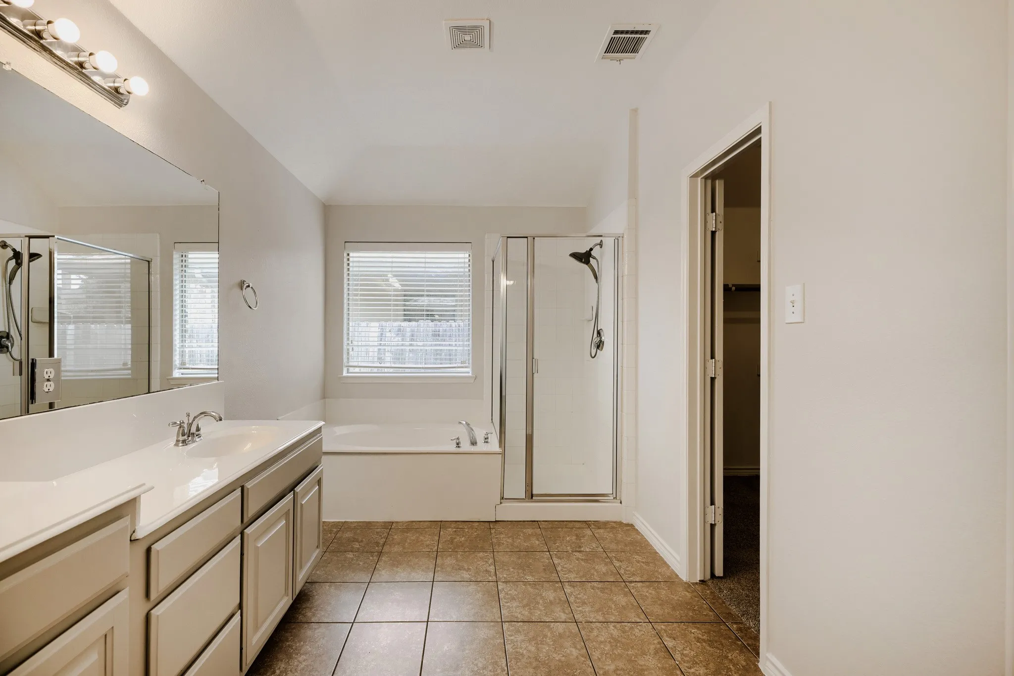Single Family Residence For Sale in Collin County , 5712 Broken Spur, Mc Kinney, Texas 75070, 3 Bedroom, 2 Bathroom, 2 Garage spaces, 1,779 Sqft, built in 2007, mls#21141484, Real Estate Agent in Mc Kinney, Homes For Sale in Collin county, Homes For Sale in Mc Kinney, Realtor in Mc Kinney Texas, Real Estate Brokerage Independent Realty Texas, Luminita Cordes Realtor
