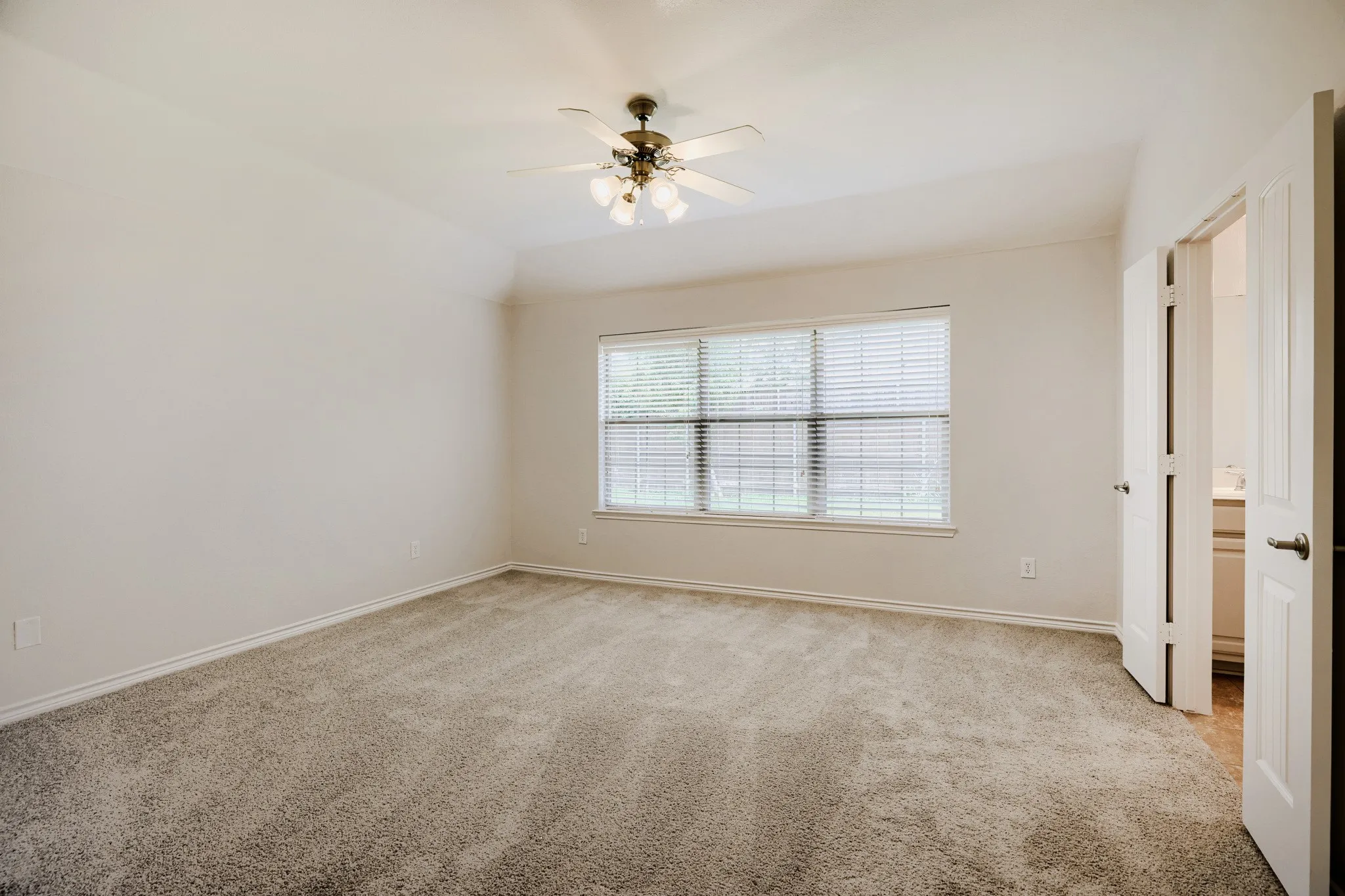 Single Family Residence For Sale in Collin County , 5712 Broken Spur, Mc Kinney, Texas 75070, 3 Bedroom, 2 Bathroom, 2 Garage spaces, 1,779 Sqft, built in 2007, mls#21141484, Real Estate Agent in Mc Kinney, Homes For Sale in Collin county, Homes For Sale in Mc Kinney, Realtor in Mc Kinney Texas, Real Estate Brokerage Independent Realty Texas, Luminita Cordes Realtor
