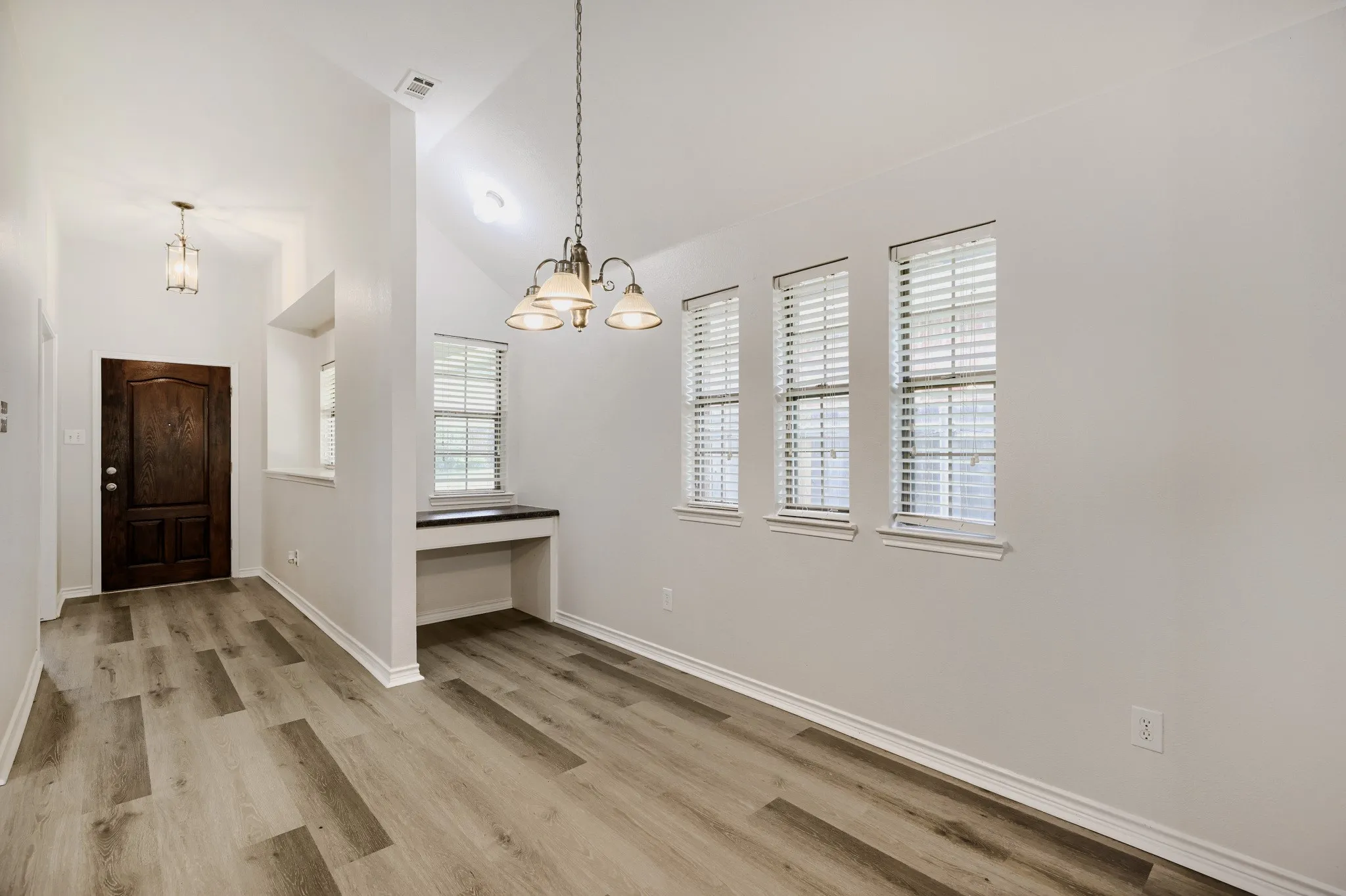 Single Family Residence For Sale in Collin County , 5712 Broken Spur, Mc Kinney, Texas 75070, 3 Bedroom, 2 Bathroom, 2 Garage spaces, 1,779 Sqft, built in 2007, mls#21141484, Real Estate Agent in Mc Kinney, Homes For Sale in Collin county, Homes For Sale in Mc Kinney, Realtor in Mc Kinney Texas, Real Estate Brokerage Independent Realty Texas, Luminita Cordes Realtor