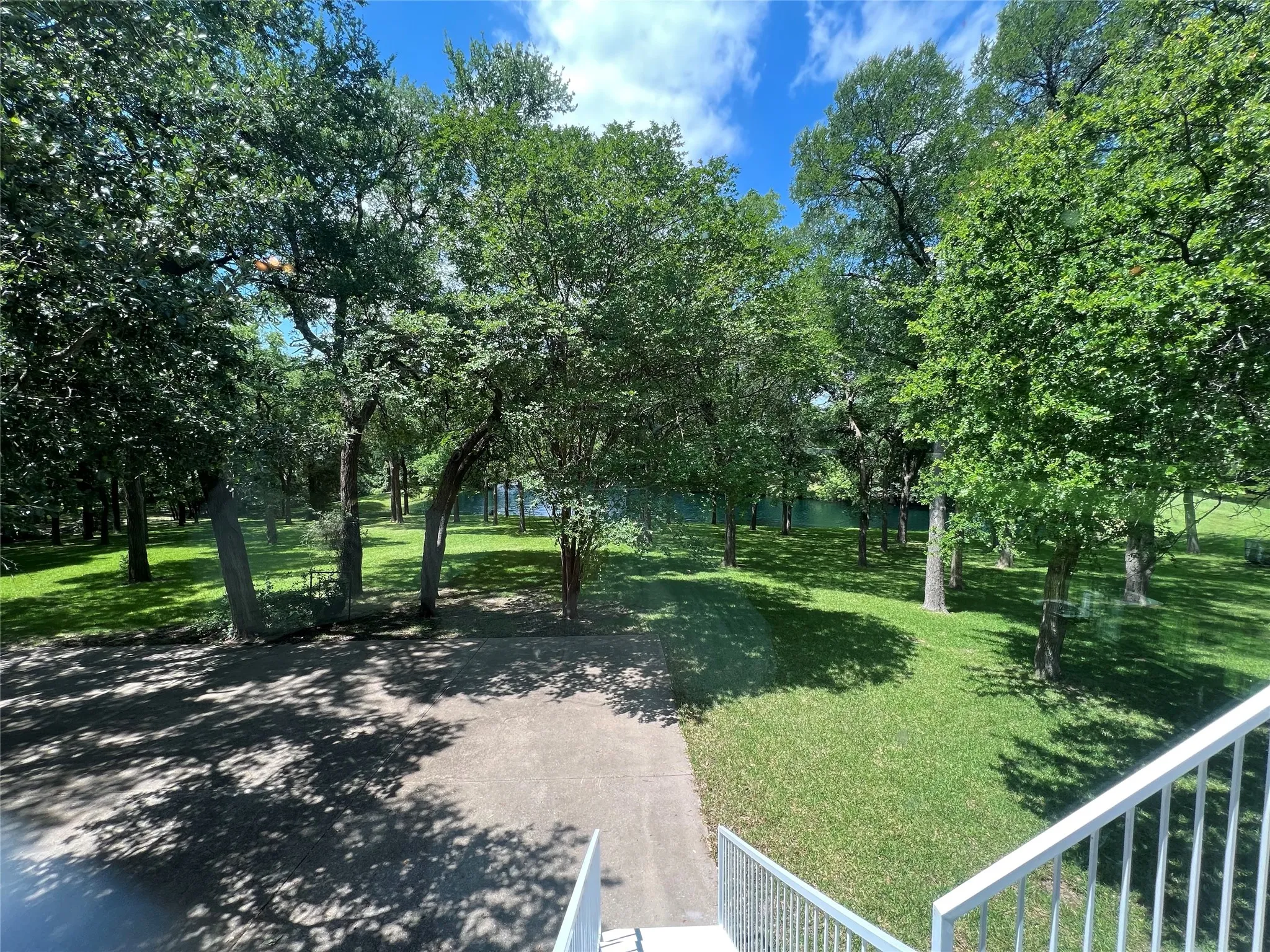 Single Family Residence For Sale in Dallas County , 510 W Malloy Bridge Road, Seagoville, Texas 75159, 4 Bedroom, 5 Bathroom, 8 Garage spaces, 4,341 Sqft, built in 1967, mls#21301588, Real Estate Agent in Seagoville, Homes For Sale in Dallas county, Homes For Sale in Seagoville, Realtor in Seagoville Texas, Real Estate Brokerage Independent Realty Texas, Luminita Cordes Realtor