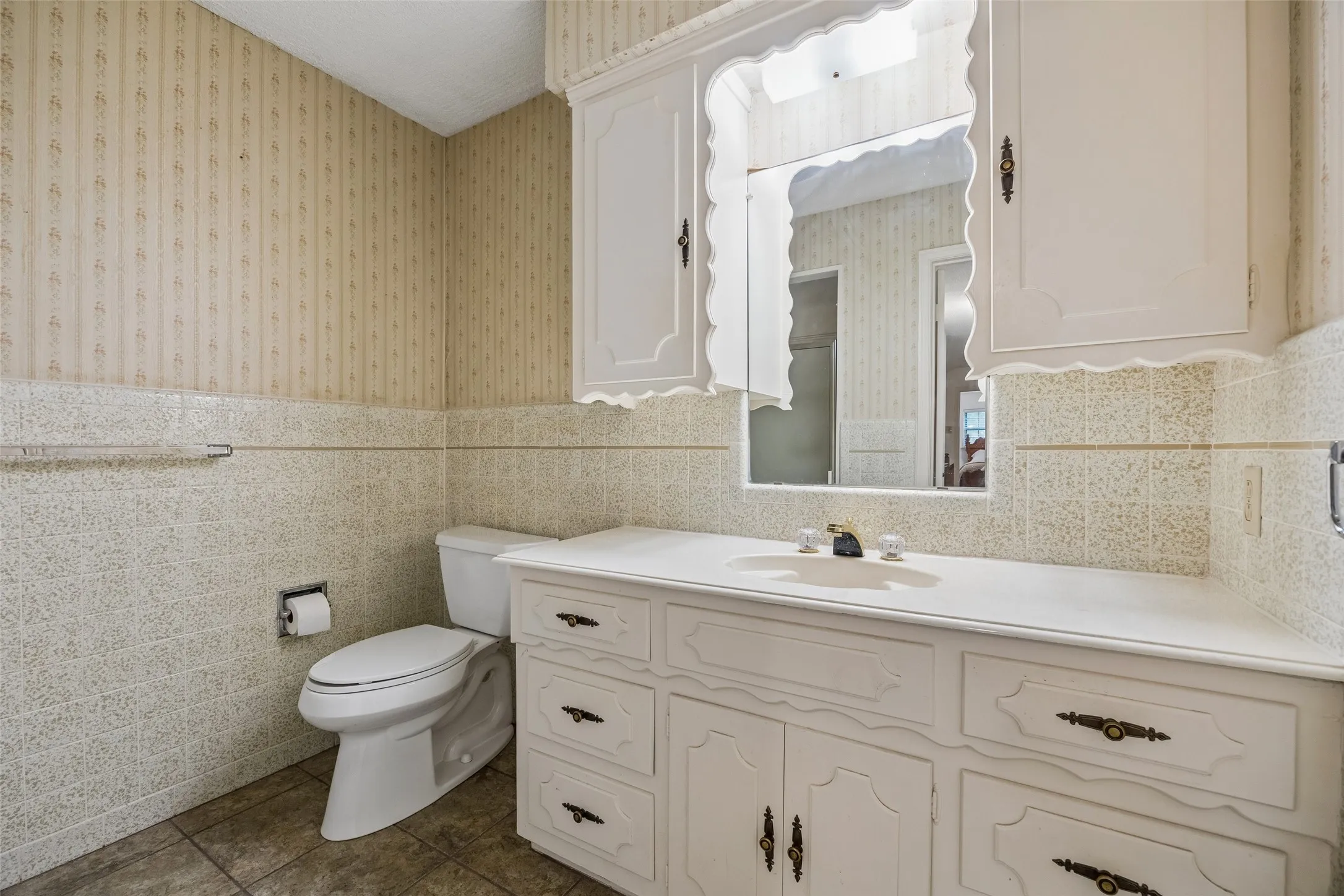 Single Family Residence For Sale in Dallas County , 510 W Malloy Bridge Road, Seagoville, Texas 75159, 4 Bedroom, 5 Bathroom, 8 Garage spaces, 4,341 Sqft, built in 1967, mls#21301588, Real Estate Agent in Seagoville, Homes For Sale in Dallas county, Homes For Sale in Seagoville, Realtor in Seagoville Texas, Real Estate Brokerage Independent Realty Texas, Luminita Cordes Realtor