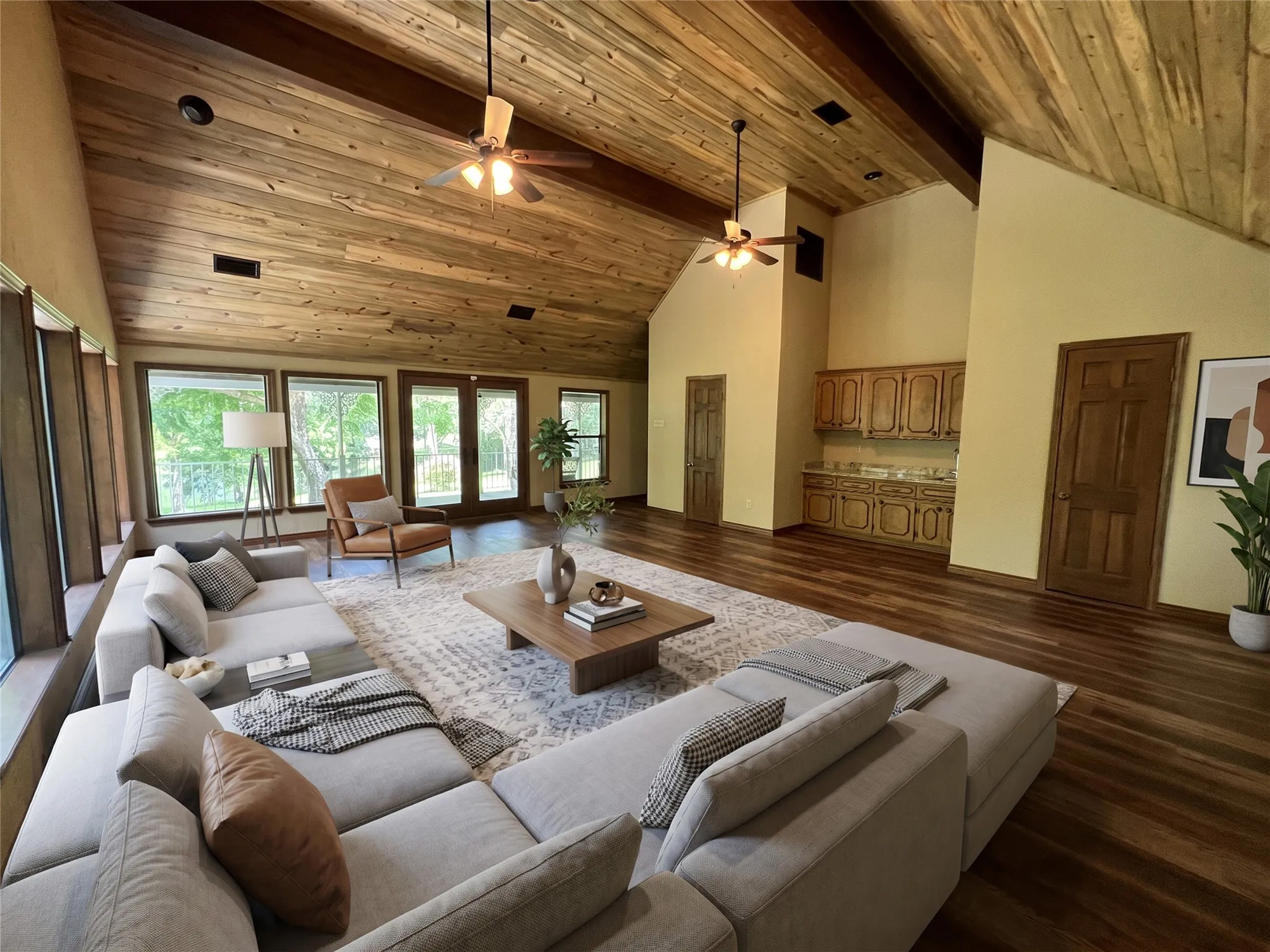 Single Family Residence For Sale in Dallas County , 510 W Malloy Bridge Road, Seagoville, Texas 75159, 4 Bedroom, 5 Bathroom, 8 Garage spaces, 4,341 Sqft, built in 1967, mls#21301588, Real Estate Agent in Seagoville, Homes For Sale in Dallas county, Homes For Sale in Seagoville, Realtor in Seagoville Texas, Real Estate Brokerage Independent Realty Texas, Luminita Cordes Realtor