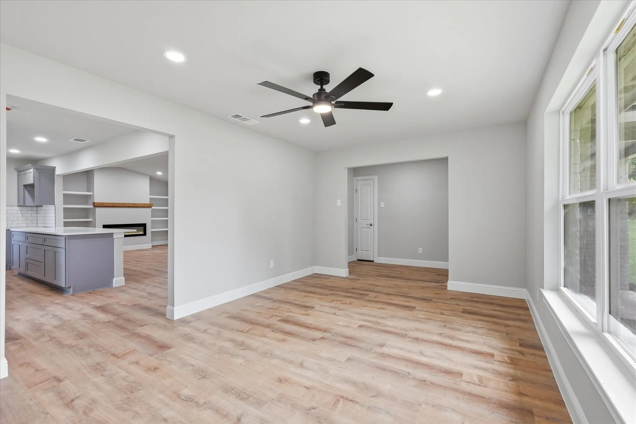 Single Family Residence For Sale in Dallas County , 6333 Symphony Lane, Dallas, Texas 75227, 4 Bedroom, 3 Bathroom, 2 Garage spaces, 2,404 Sqft, built in 1965, mls#21300986, Real Estate Agent in Dallas, Homes For Sale in Dallas county, Homes For Sale in Dallas, Realtor in Dallas Texas, Real Estate Brokerage Independent Realty Texas, Luminita Cordes Realtor