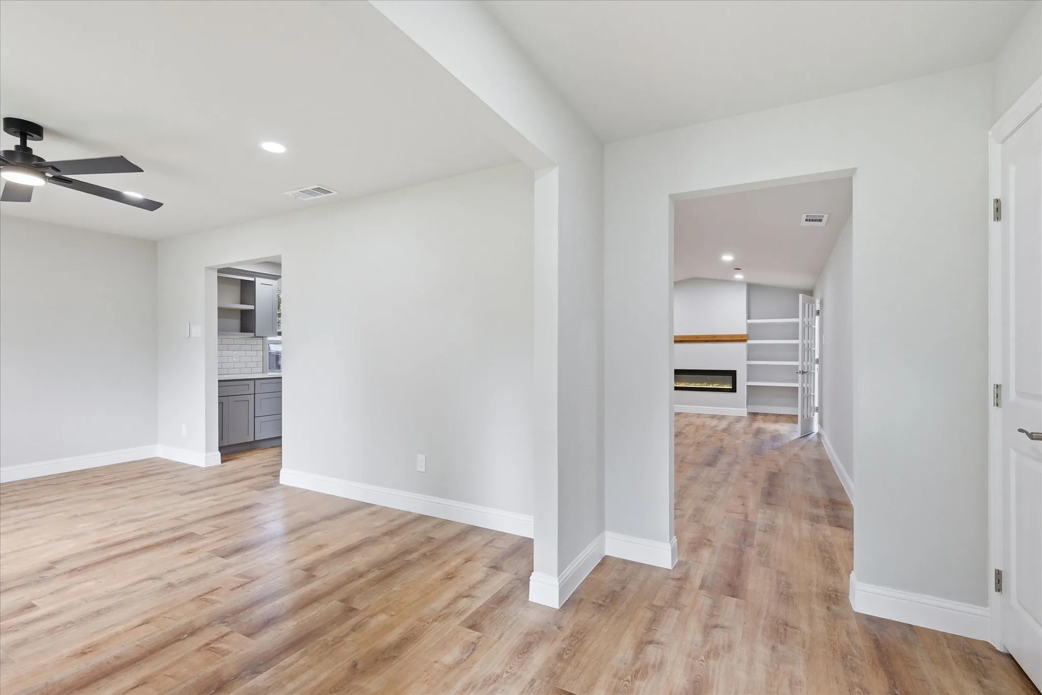 Single Family Residence For Sale in Dallas County , 6333 Symphony Lane, Dallas, Texas 75227, 4 Bedroom, 3 Bathroom, 2 Garage spaces, 2,404 Sqft, built in 1965, mls#21300986, Real Estate Agent in Dallas, Homes For Sale in Dallas county, Homes For Sale in Dallas, Realtor in Dallas Texas, Real Estate Brokerage Independent Realty Texas, Luminita Cordes Realtor