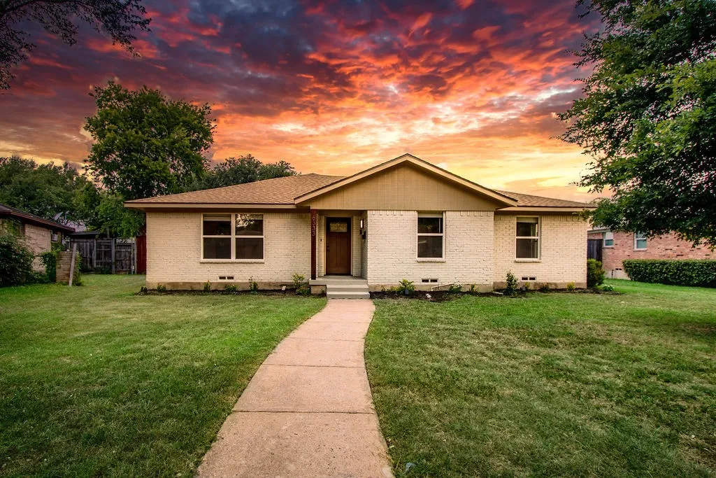 Single Family Residence For Sale in Dallas County , 6333 Symphony Lane, Dallas, Texas 75227, 4 Bedroom, 3 Bathroom, 2 Garage spaces, 2,404 Sqft, built in 1965, mls#21300986, Real Estate Agent in Dallas, Homes For Sale in Dallas county, Homes For Sale in Dallas, Realtor in Dallas Texas, Real Estate Brokerage Independent Realty Texas, Luminita Cordes Realtor