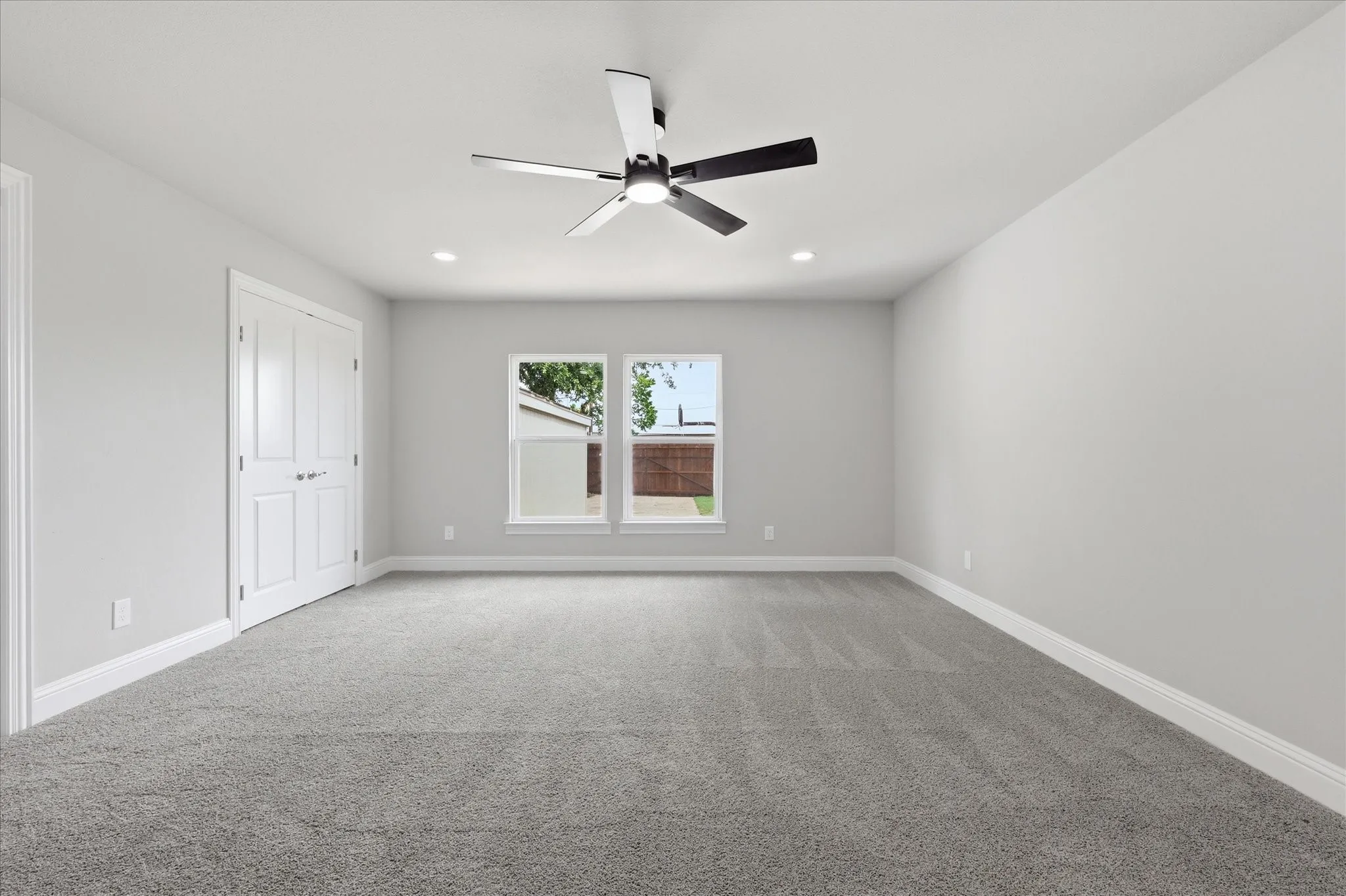 Single Family Residence For Sale in Dallas County , 6333 Symphony Lane, Dallas, Texas 75227, 4 Bedroom, 3 Bathroom, 2 Garage spaces, 2,404 Sqft, built in 1965, mls#21300986, Real Estate Agent in Dallas, Homes For Sale in Dallas county, Homes For Sale in Dallas, Realtor in Dallas Texas, Real Estate Brokerage Independent Realty Texas, Luminita Cordes Realtor