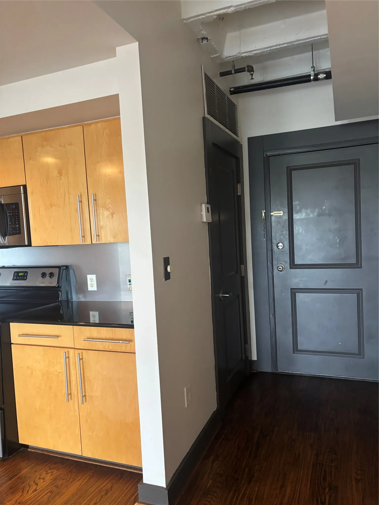 Condominium For Rent in Dallas County , 329 E Colorado Boulevard 404, Dallas, Texas 75203, 1 Bedroom, 1 Bathroom, Garage spaces, 994 Sqft, built in 1929, mls#21304038, Real Estate Agent in Dallas, Homes For Rent in Dallas county, Homes For Rent in Dallas, Realtor in Dallas Texas, Real Estate Brokerage Independent Realty Texas, Luminita Cordes Realtor