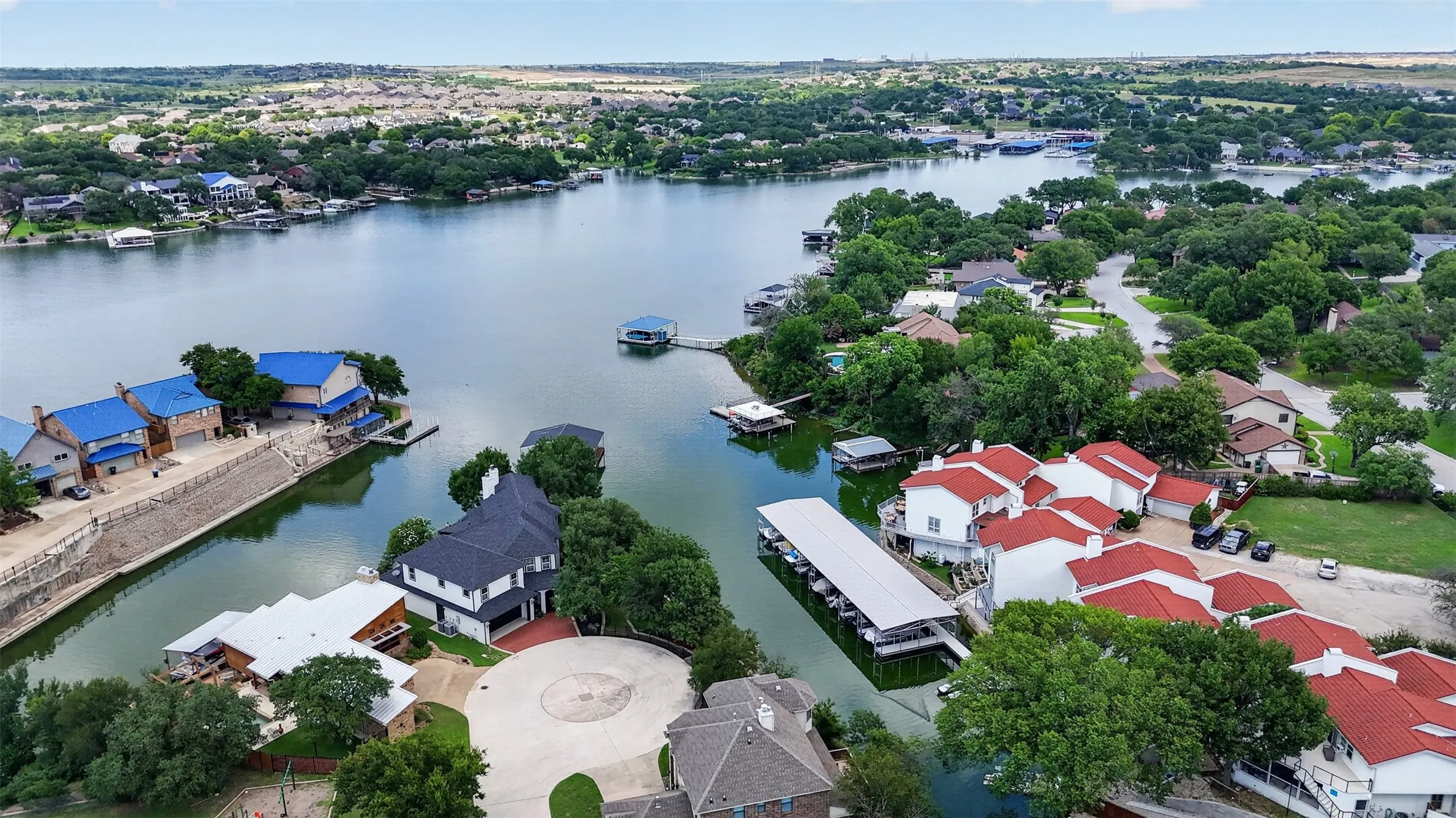 Single Family Residence For Sale in Tarrant County , 7917 Club Court, Fort Worth, Texas 76179, 4 Bedroom, 4 Bathroom, 2 Garage spaces, 5,643 Sqft, built in 2006, mls#21294654, Real Estate Agent in Fort Worth, Homes For Sale in Tarrant county, Homes For Sale in Fort Worth, Realtor in Fort Worth Texas, Real Estate Brokerage Independent Realty Texas, Luminita Cordes Realtor