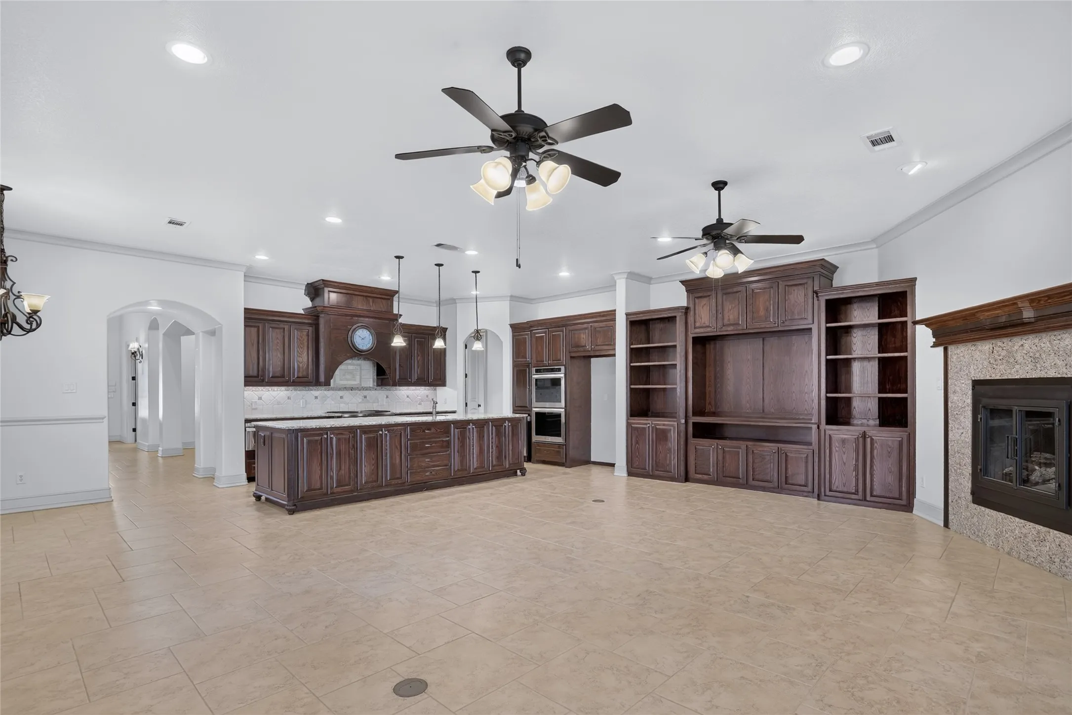 Single Family Residence For Sale in Tarrant County , 7917 Club Court, Fort Worth, Texas 76179, 4 Bedroom, 4 Bathroom, 2 Garage spaces, 5,643 Sqft, built in 2006, mls#21294654, Real Estate Agent in Fort Worth, Homes For Sale in Tarrant county, Homes For Sale in Fort Worth, Realtor in Fort Worth Texas, Real Estate Brokerage Independent Realty Texas, Luminita Cordes Realtor