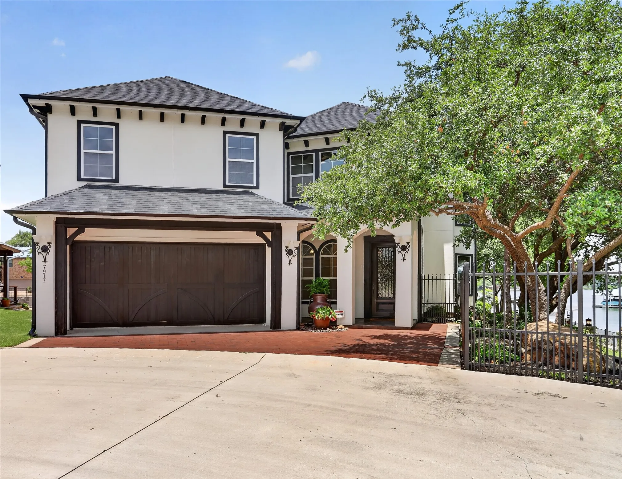 Single Family Residence For Sale in Tarrant County , 7917 Club Court, Fort Worth, Texas 76179, 4 Bedroom, 4 Bathroom, 2 Garage spaces, 5,643 Sqft, built in 2006, mls#21294654, Real Estate Agent in Fort Worth, Homes For Sale in Tarrant county, Homes For Sale in Fort Worth, Realtor in Fort Worth Texas, Real Estate Brokerage Independent Realty Texas, Luminita Cordes Realtor