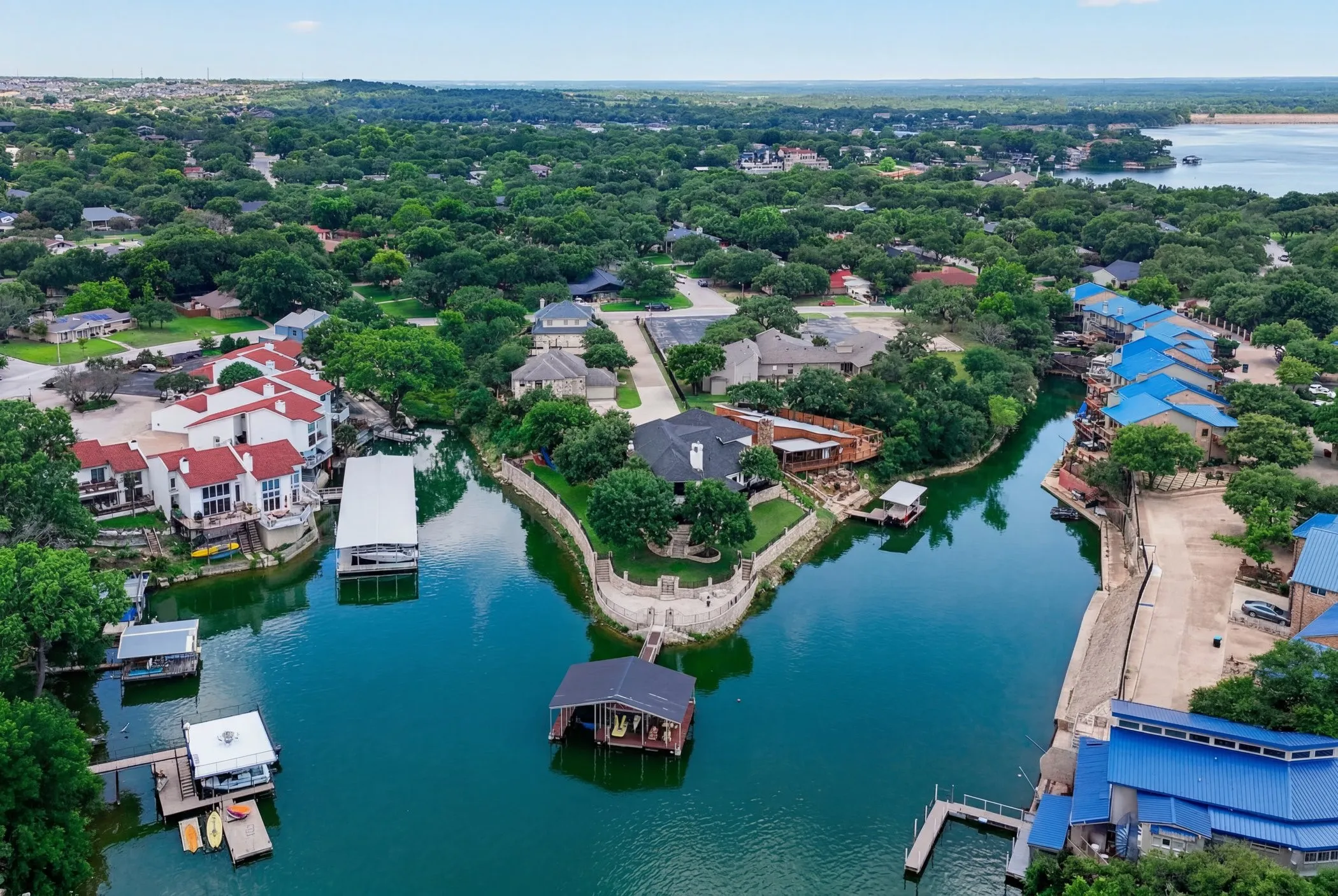 Single Family Residence For Sale in Tarrant County , 7917 Club Court, Fort Worth, Texas 76179, 4 Bedroom, 4 Bathroom, 2 Garage spaces, 5,643 Sqft, built in 2006, mls#21294654, Real Estate Agent in Fort Worth, Homes For Sale in Tarrant county, Homes For Sale in Fort Worth, Realtor in Fort Worth Texas, Real Estate Brokerage Independent Realty Texas, Luminita Cordes Realtor