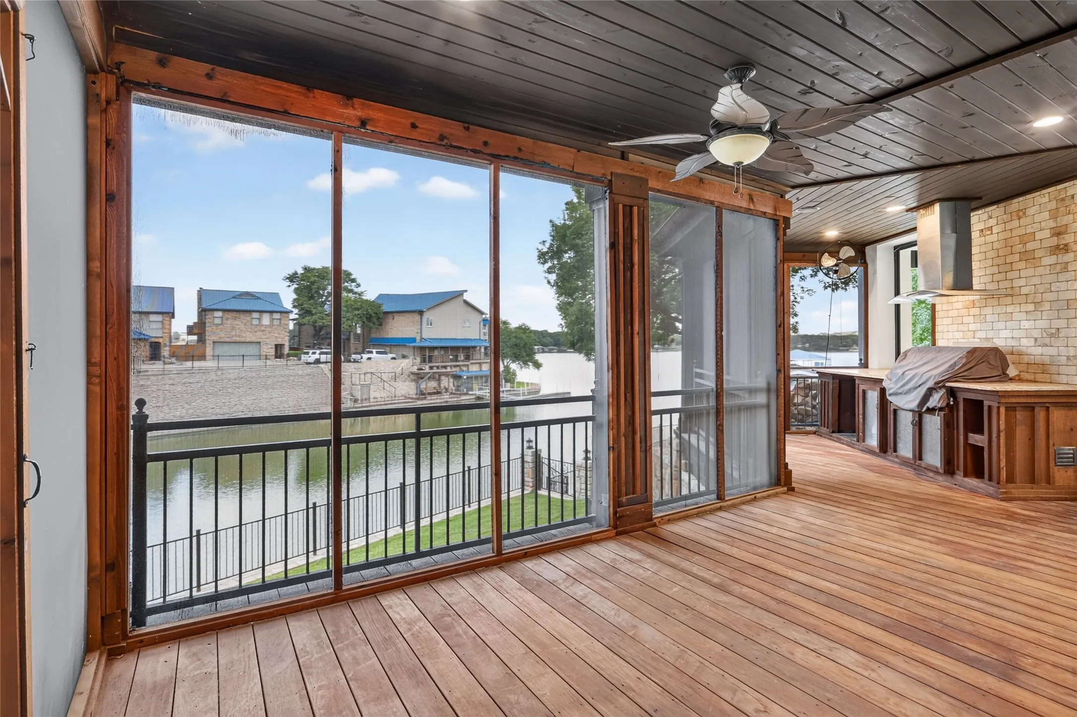 Single Family Residence For Sale in Tarrant County , 7917 Club Court, Fort Worth, Texas 76179, 4 Bedroom, 4 Bathroom, 2 Garage spaces, 5,643 Sqft, built in 2006, mls#21294654, Real Estate Agent in Fort Worth, Homes For Sale in Tarrant county, Homes For Sale in Fort Worth, Realtor in Fort Worth Texas, Real Estate Brokerage Independent Realty Texas, Luminita Cordes Realtor