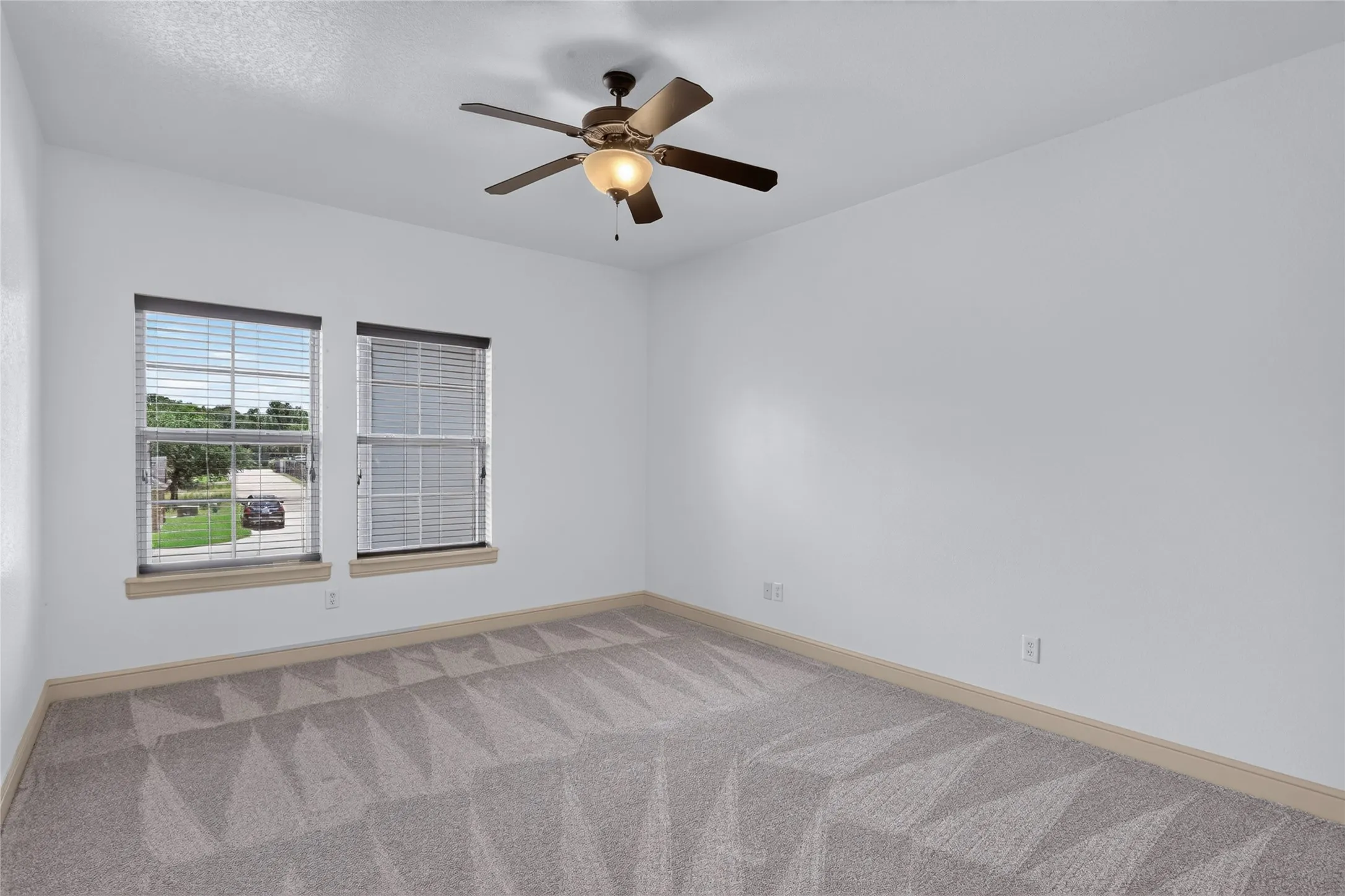 Single Family Residence For Sale in Tarrant County , 7917 Club Court, Fort Worth, Texas 76179, 4 Bedroom, 4 Bathroom, 2 Garage spaces, 5,643 Sqft, built in 2006, mls#21294654, Real Estate Agent in Fort Worth, Homes For Sale in Tarrant county, Homes For Sale in Fort Worth, Realtor in Fort Worth Texas, Real Estate Brokerage Independent Realty Texas, Luminita Cordes Realtor