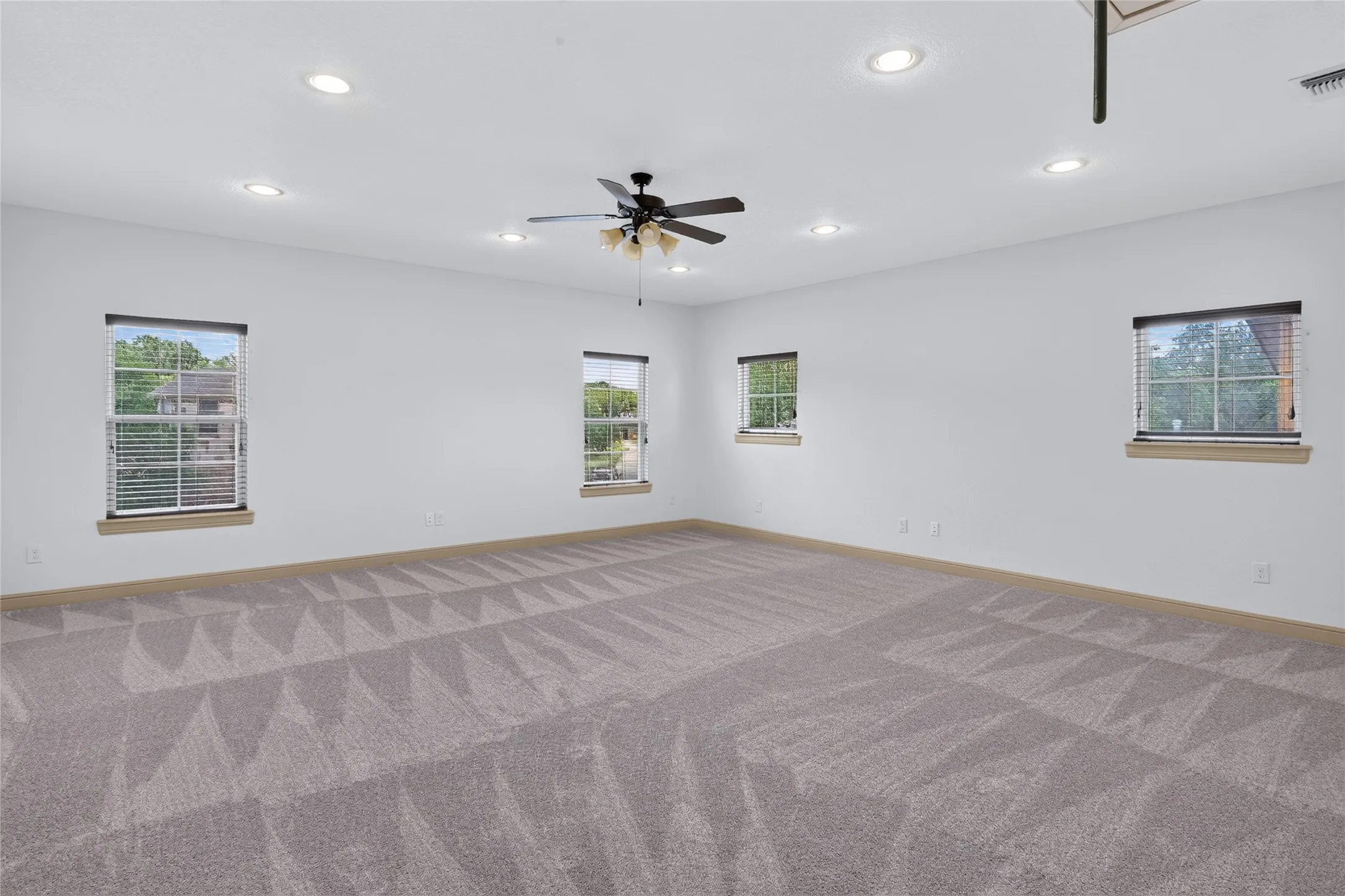 Single Family Residence For Sale in Tarrant County , 7917 Club Court, Fort Worth, Texas 76179, 4 Bedroom, 4 Bathroom, 2 Garage spaces, 5,643 Sqft, built in 2006, mls#21294654, Real Estate Agent in Fort Worth, Homes For Sale in Tarrant county, Homes For Sale in Fort Worth, Realtor in Fort Worth Texas, Real Estate Brokerage Independent Realty Texas, Luminita Cordes Realtor