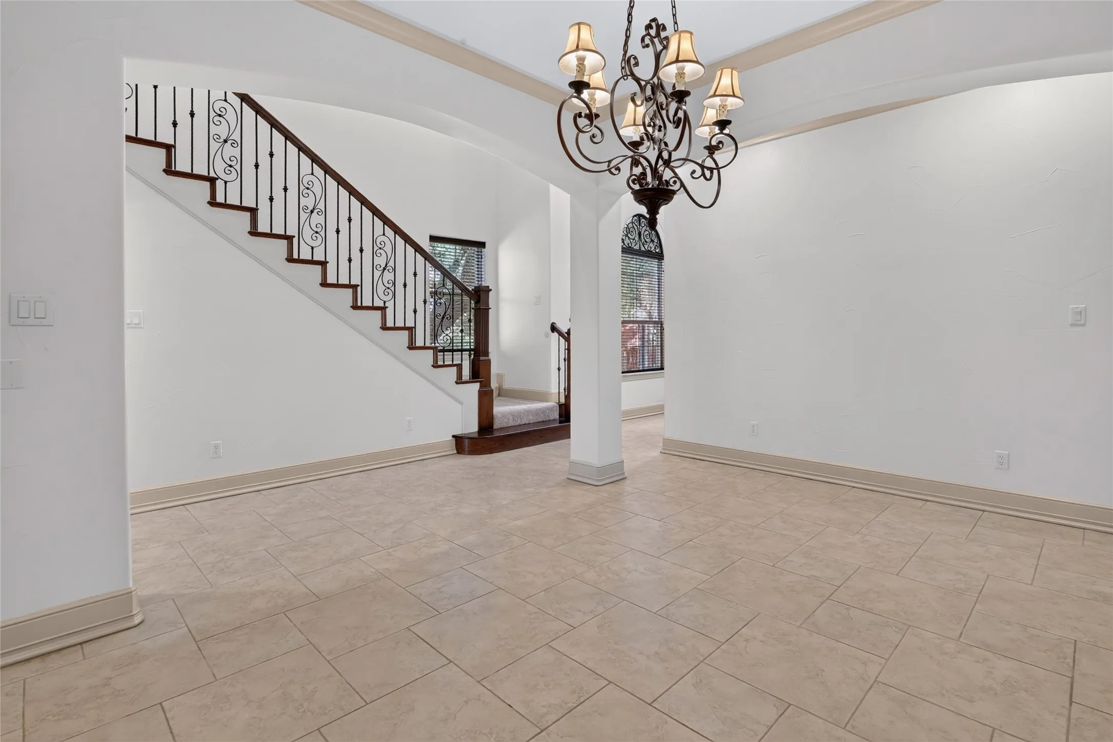 Single Family Residence For Sale in Tarrant County , 7917 Club Court, Fort Worth, Texas 76179, 4 Bedroom, 4 Bathroom, 2 Garage spaces, 5,643 Sqft, built in 2006, mls#21294654, Real Estate Agent in Fort Worth, Homes For Sale in Tarrant county, Homes For Sale in Fort Worth, Realtor in Fort Worth Texas, Real Estate Brokerage Independent Realty Texas, Luminita Cordes Realtor