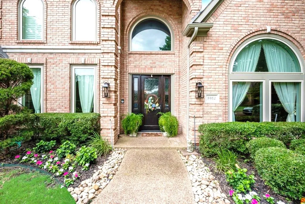 Single Family Residence For Sale in Collin County , 5904 Loch Maree Drive, Plano, Texas 75093, 4 Bedroom, 4 Bathroom, 2 Garage spaces, 3,548 Sqft, built in 1990, mls#21304064, Real Estate Agent in Plano, Homes For Sale in Collin county, Homes For Sale in Plano, Realtor in Plano Texas, Real Estate Brokerage Independent Realty Texas, Luminita Cordes Realtor