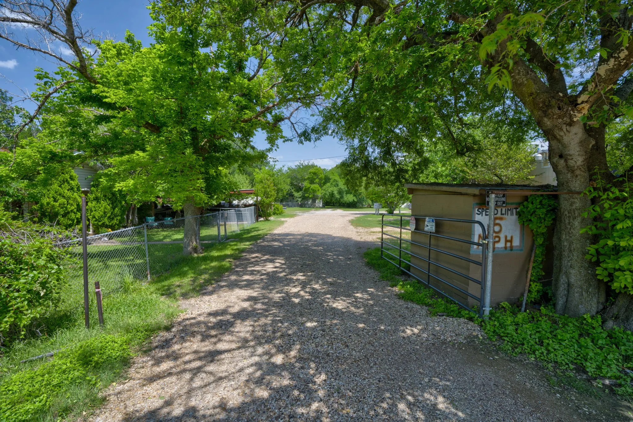 Business For Sale in Ellis County , 404 S Interstate 35 Road 2, Red Oak, Texas 75154, 0, 0, Garage spaces, 0 Sqft, built in 1970, Price $3,000,000, mls#21304068, Real Estate Agent in Red Oak, Homes For Sale in Ellis county, Homes For Sale in Red Oak, Realtor in Red Oak Texas, Real Estate Brokerage Independent Realty Texas, Luminita Cordes Realtor