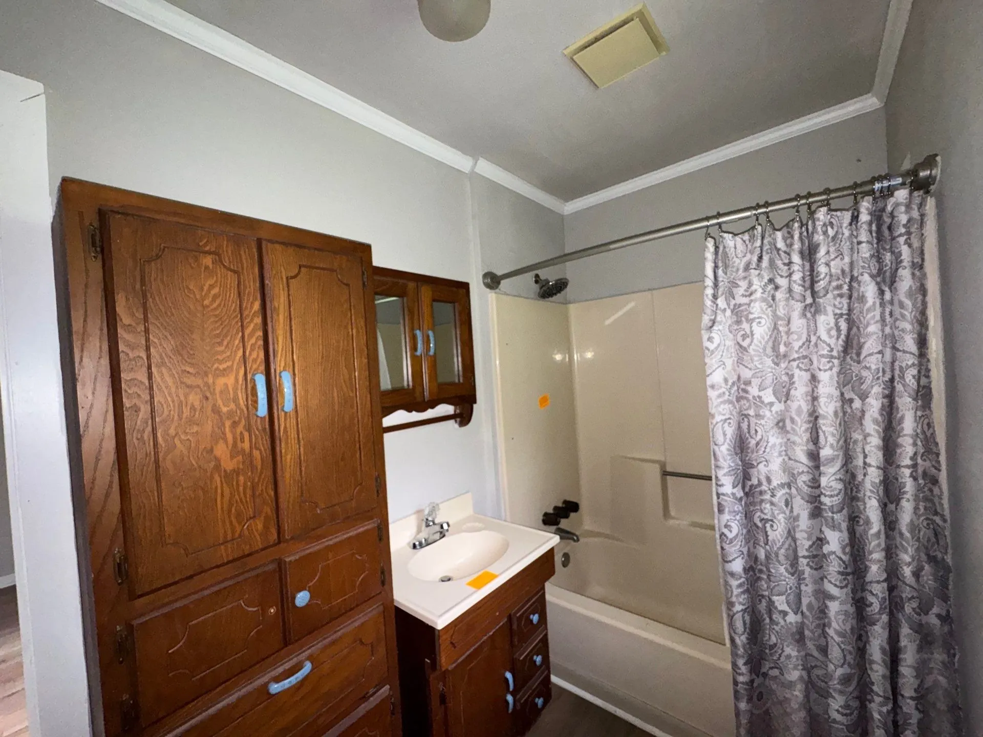 Single Family Residence For Sale in Grayson County , 513 S Carter Street, Whitewright, Texas 75491, 2 Bedroom, 2 Bathroom, Garage spaces, 1,218 Sqft, built in 2003, mls#21303127, Real Estate Agent in Whitewright, Homes For Sale in Grayson county, Homes For Sale in Whitewright, Realtor in Whitewright Texas, Real Estate Brokerage Independent Realty Texas, Luminita Cordes Realtor