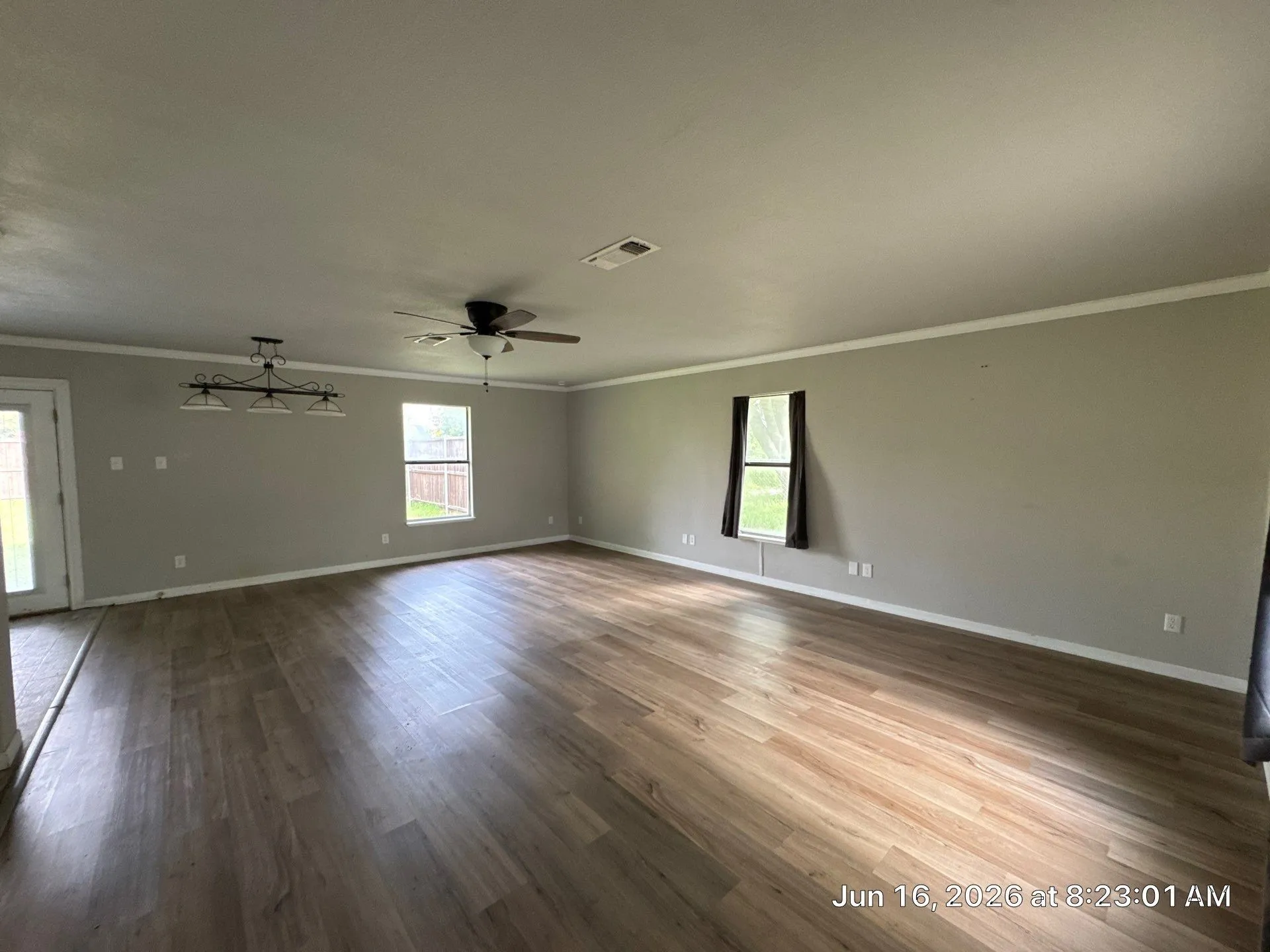 Single Family Residence For Sale in Grayson County , 513 S Carter Street, Whitewright, Texas 75491, 2 Bedroom, 2 Bathroom, Garage spaces, 1,218 Sqft, built in 2003, mls#21303127, Real Estate Agent in Whitewright, Homes For Sale in Grayson county, Homes For Sale in Whitewright, Realtor in Whitewright Texas, Real Estate Brokerage Independent Realty Texas, Luminita Cordes Realtor