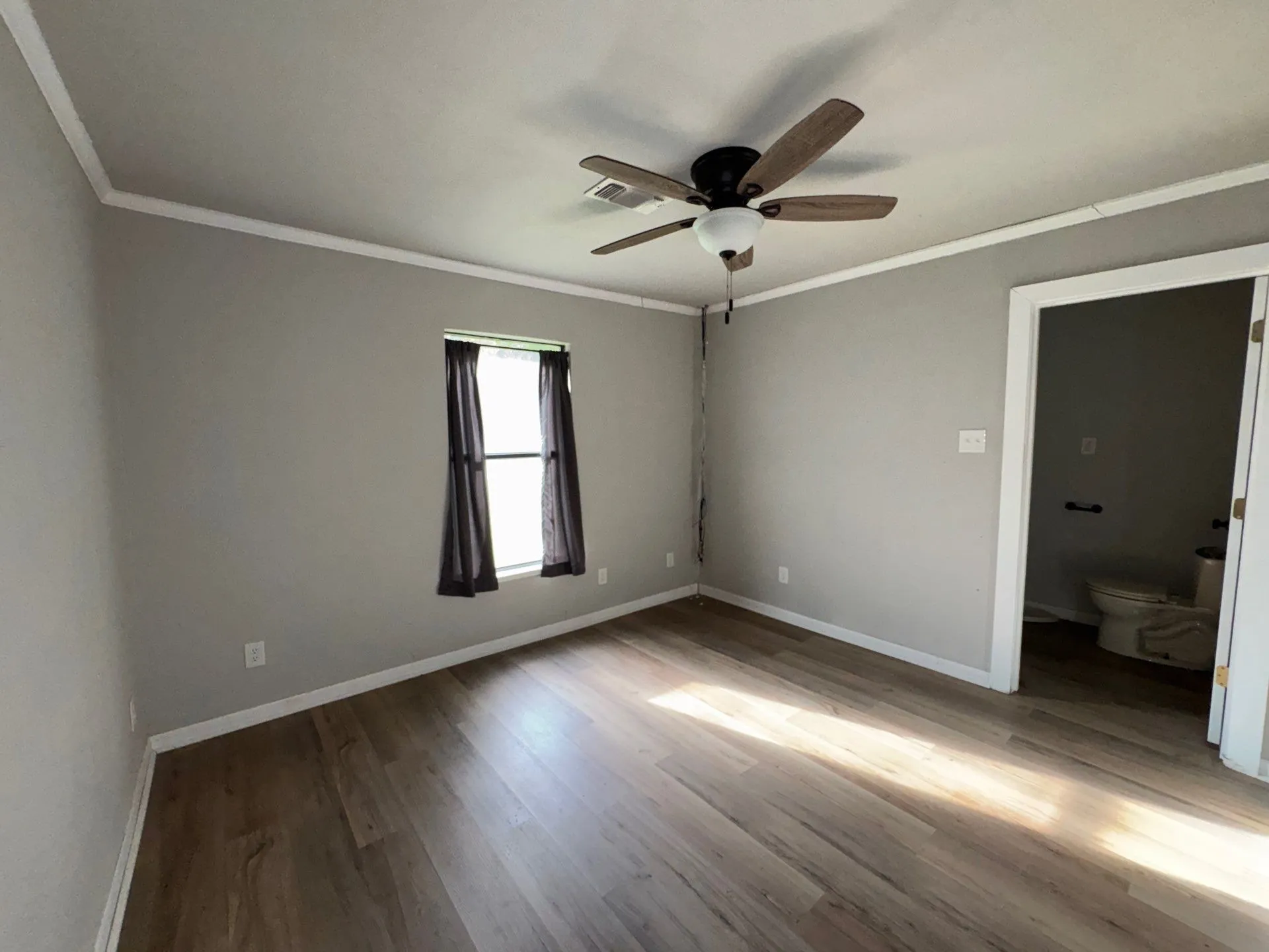 Single Family Residence For Sale in Grayson County , 513 S Carter Street, Whitewright, Texas 75491, 2 Bedroom, 2 Bathroom, Garage spaces, 1,218 Sqft, built in 2003, mls#21303127, Real Estate Agent in Whitewright, Homes For Sale in Grayson county, Homes For Sale in Whitewright, Realtor in Whitewright Texas, Real Estate Brokerage Independent Realty Texas, Luminita Cordes Realtor