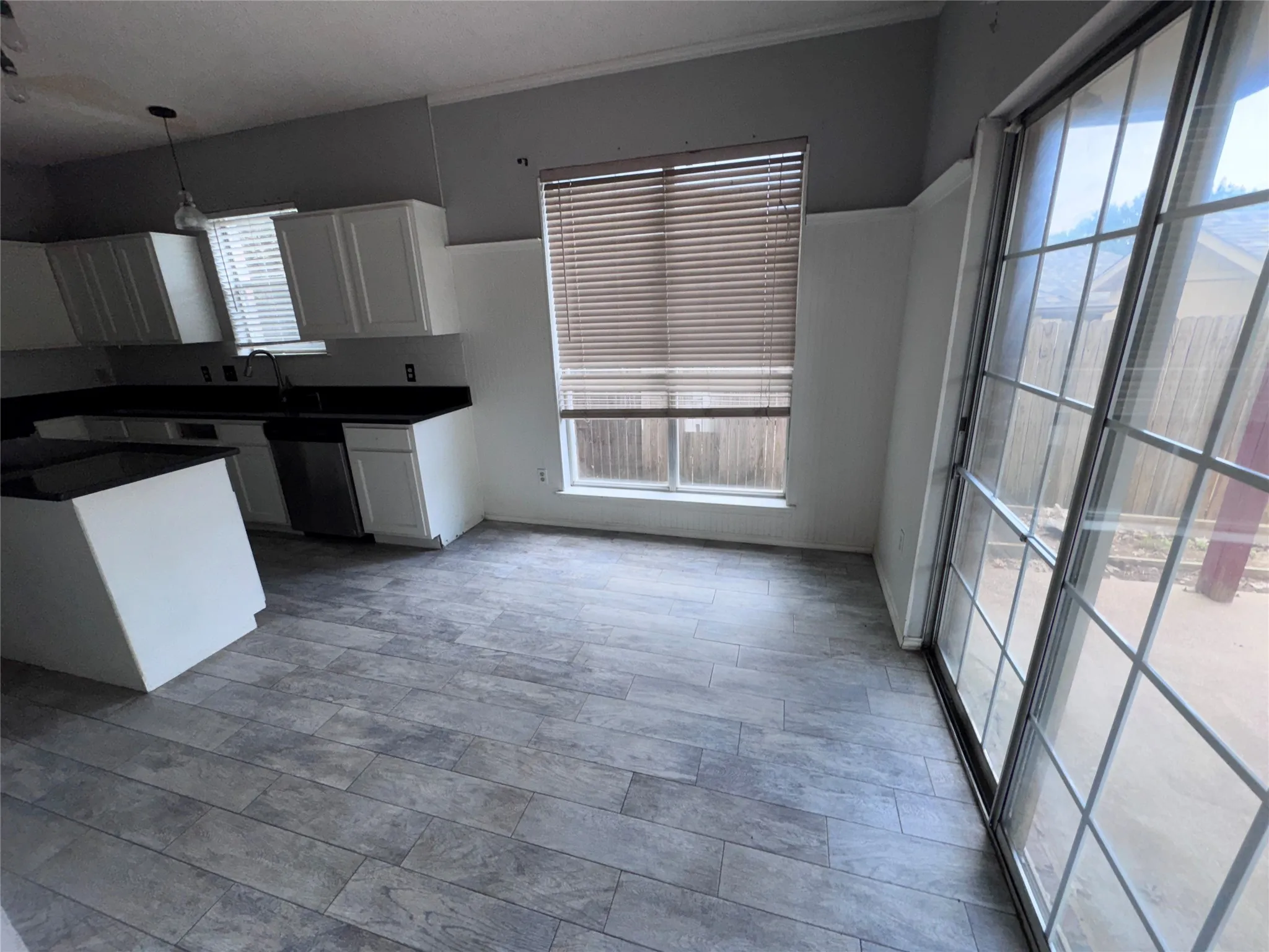 Single Family Residence For Sale in Tarrant County , 601 Elektoy Way, Fort Worth, Texas 76108, 3 Bedroom, 3 Bathroom, 2 Garage spaces, 2,184 Sqft, built in 1992, mls#21303839, Real Estate Agent in Fort Worth, Homes For Sale in Tarrant county, Homes For Sale in Fort Worth, Realtor in Fort Worth Texas, Real Estate Brokerage Independent Realty Texas, Luminita Cordes Realtor