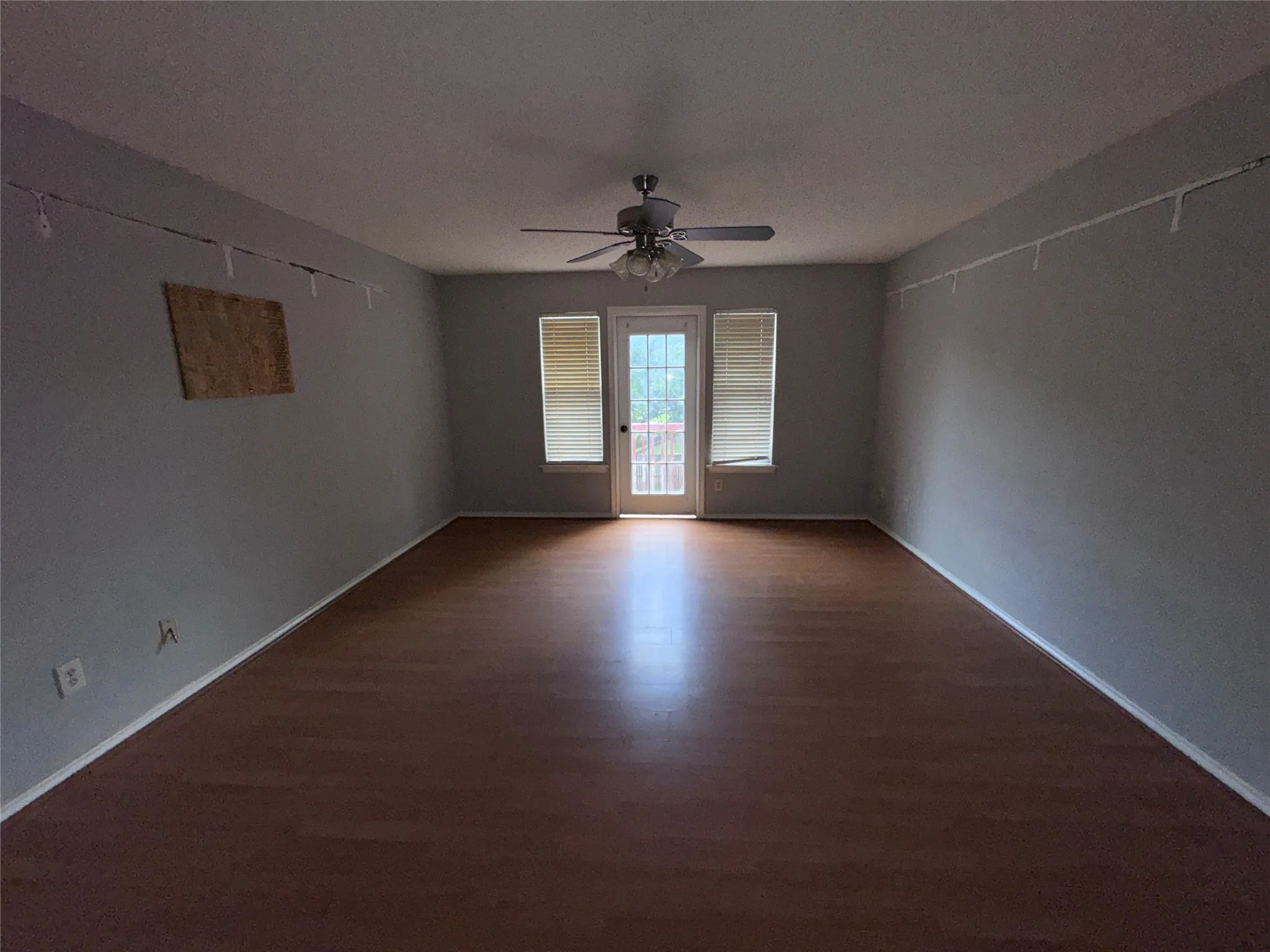 Single Family Residence For Sale in Tarrant County , 601 Elektoy Way, Fort Worth, Texas 76108, 3 Bedroom, 3 Bathroom, 2 Garage spaces, 2,184 Sqft, built in 1992, mls#21303839, Real Estate Agent in Fort Worth, Homes For Sale in Tarrant county, Homes For Sale in Fort Worth, Realtor in Fort Worth Texas, Real Estate Brokerage Independent Realty Texas, Luminita Cordes Realtor