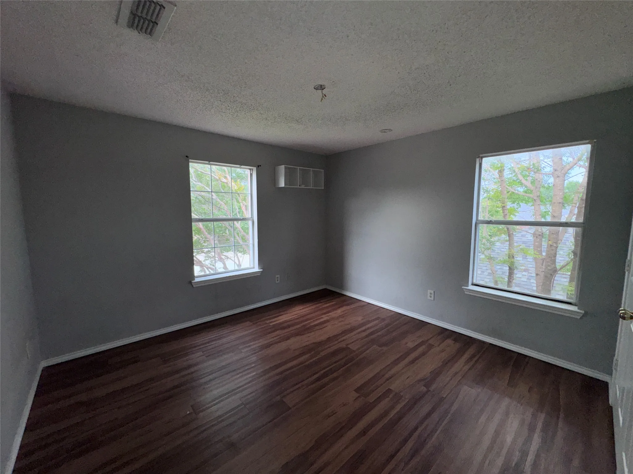 Single Family Residence For Sale in Tarrant County , 601 Elektoy Way, Fort Worth, Texas 76108, 3 Bedroom, 3 Bathroom, 2 Garage spaces, 2,184 Sqft, built in 1992, mls#21303839, Real Estate Agent in Fort Worth, Homes For Sale in Tarrant county, Homes For Sale in Fort Worth, Realtor in Fort Worth Texas, Real Estate Brokerage Independent Realty Texas, Luminita Cordes Realtor