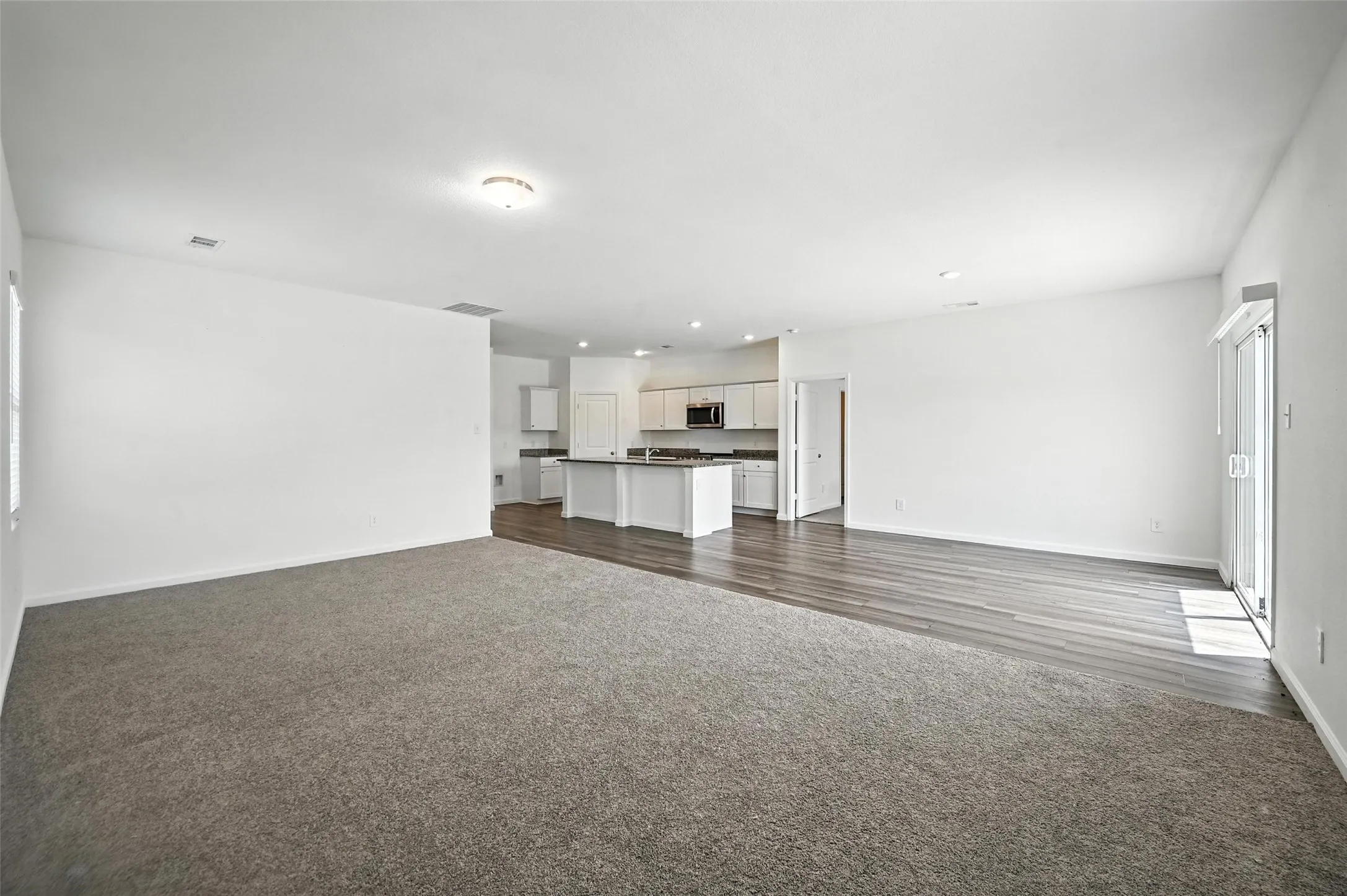 Single Family Residence For Rent in Tarrant County , 1637 Escondido Drive, Fort Worth, Texas 76052, 4 Bedroom, 2 Bathroom, 2 Garage spaces, 1,887 Sqft, built in 2021, mls#21304094, Real Estate Agent in Fort Worth, Homes For Rent in Tarrant county, Homes For Rent in Fort Worth, Realtor in Fort Worth Texas, Real Estate Brokerage Independent Realty Texas, Luminita Cordes Realtor