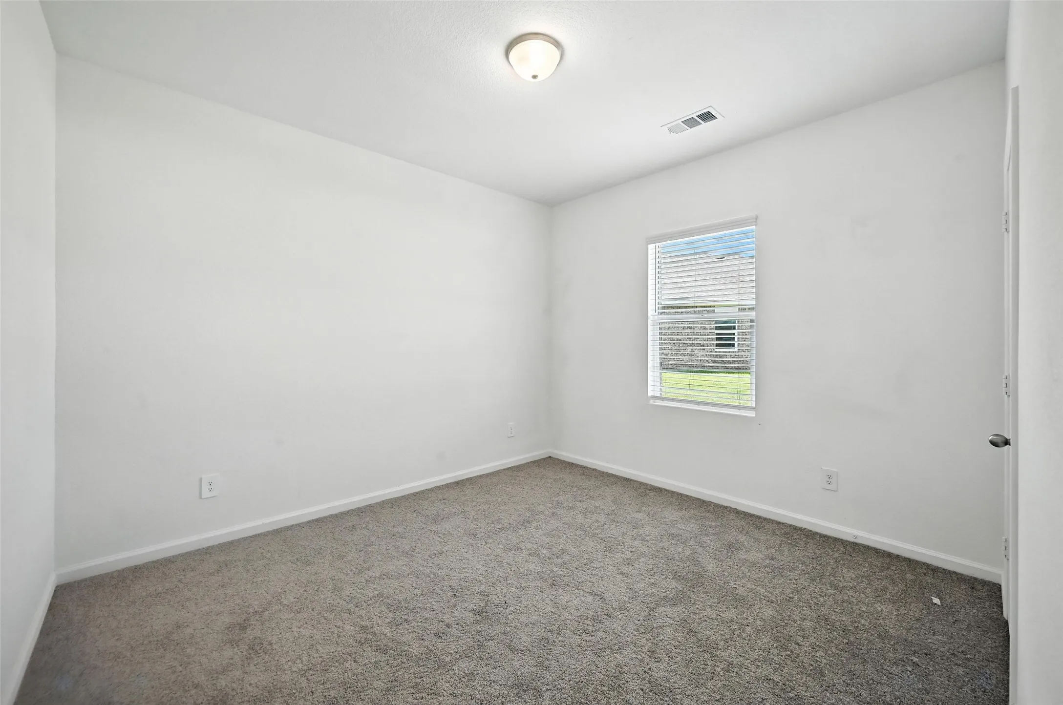 Single Family Residence For Rent in Tarrant County , 1637 Escondido Drive, Fort Worth, Texas 76052, 4 Bedroom, 2 Bathroom, 2 Garage spaces, 1,887 Sqft, built in 2021, mls#21304094, Real Estate Agent in Fort Worth, Homes For Rent in Tarrant county, Homes For Rent in Fort Worth, Realtor in Fort Worth Texas, Real Estate Brokerage Independent Realty Texas, Luminita Cordes Realtor