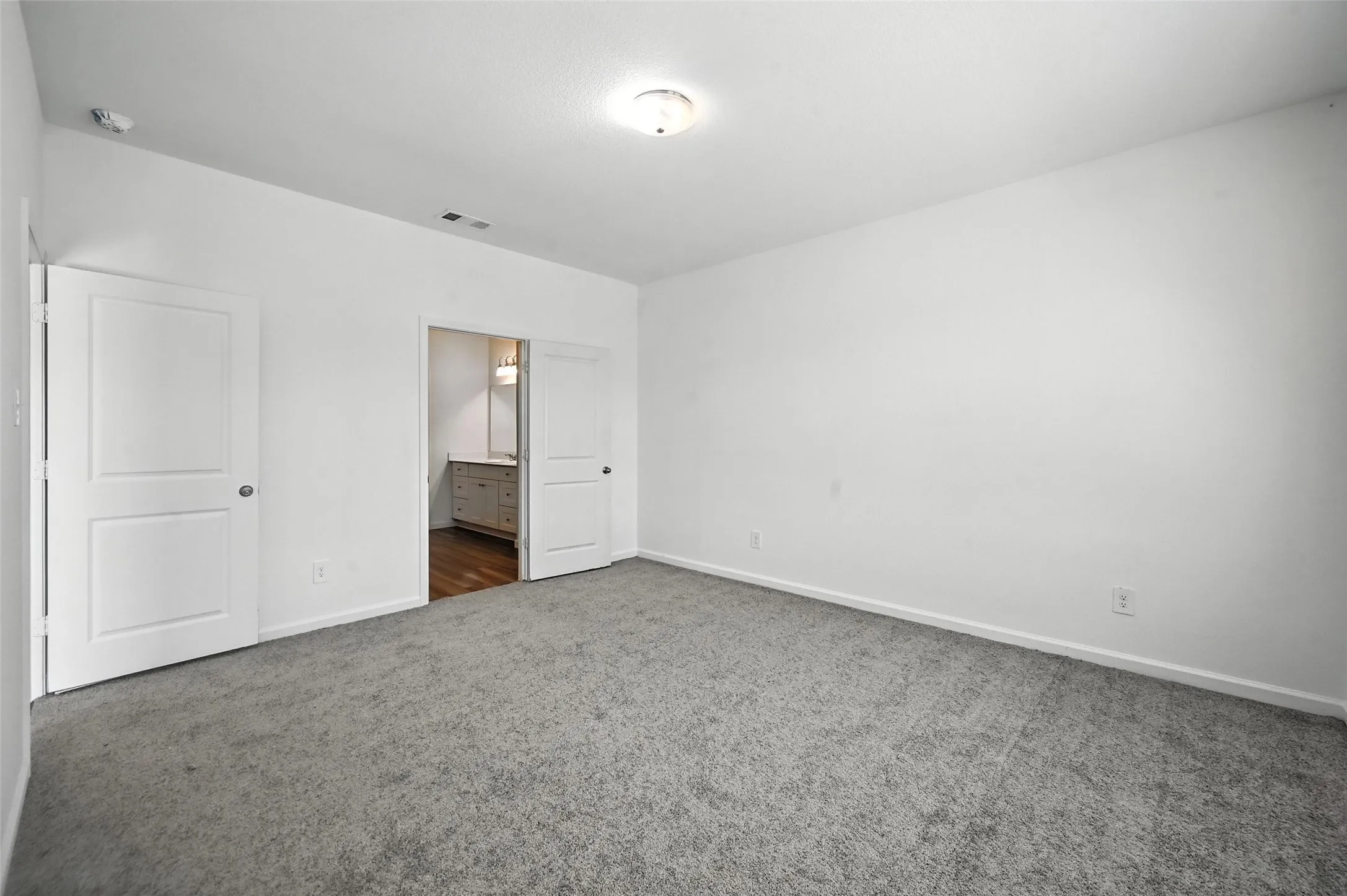 Single Family Residence For Rent in Tarrant County , 1637 Escondido Drive, Fort Worth, Texas 76052, 4 Bedroom, 2 Bathroom, 2 Garage spaces, 1,887 Sqft, built in 2021, mls#21304094, Real Estate Agent in Fort Worth, Homes For Rent in Tarrant county, Homes For Rent in Fort Worth, Realtor in Fort Worth Texas, Real Estate Brokerage Independent Realty Texas, Luminita Cordes Realtor