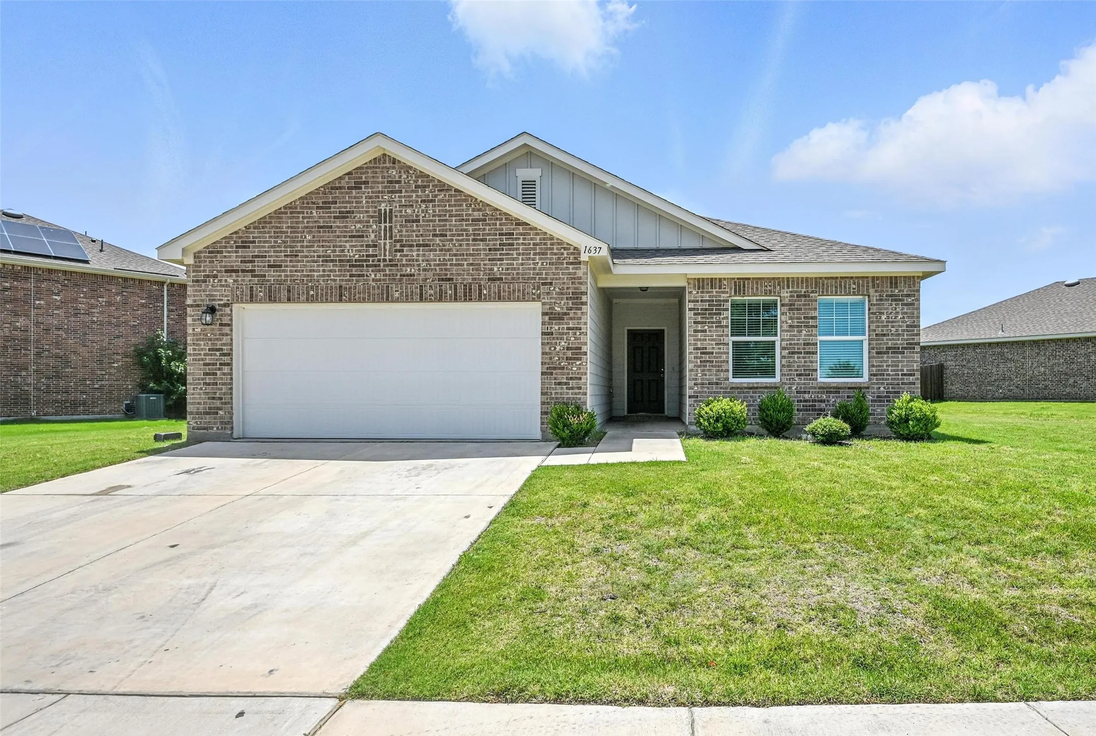 Single Family Residence For Rent in Tarrant County , 1637 Escondido Drive, Fort Worth, Texas 76052, 4 Bedroom, 2 Bathroom, 2 Garage spaces, 1,887 Sqft, built in 2021, mls#21304094, Real Estate Agent in Fort Worth, Homes For Rent in Tarrant county, Homes For Rent in Fort Worth, Realtor in Fort Worth Texas, Real Estate Brokerage Independent Realty Texas, Luminita Cordes Realtor