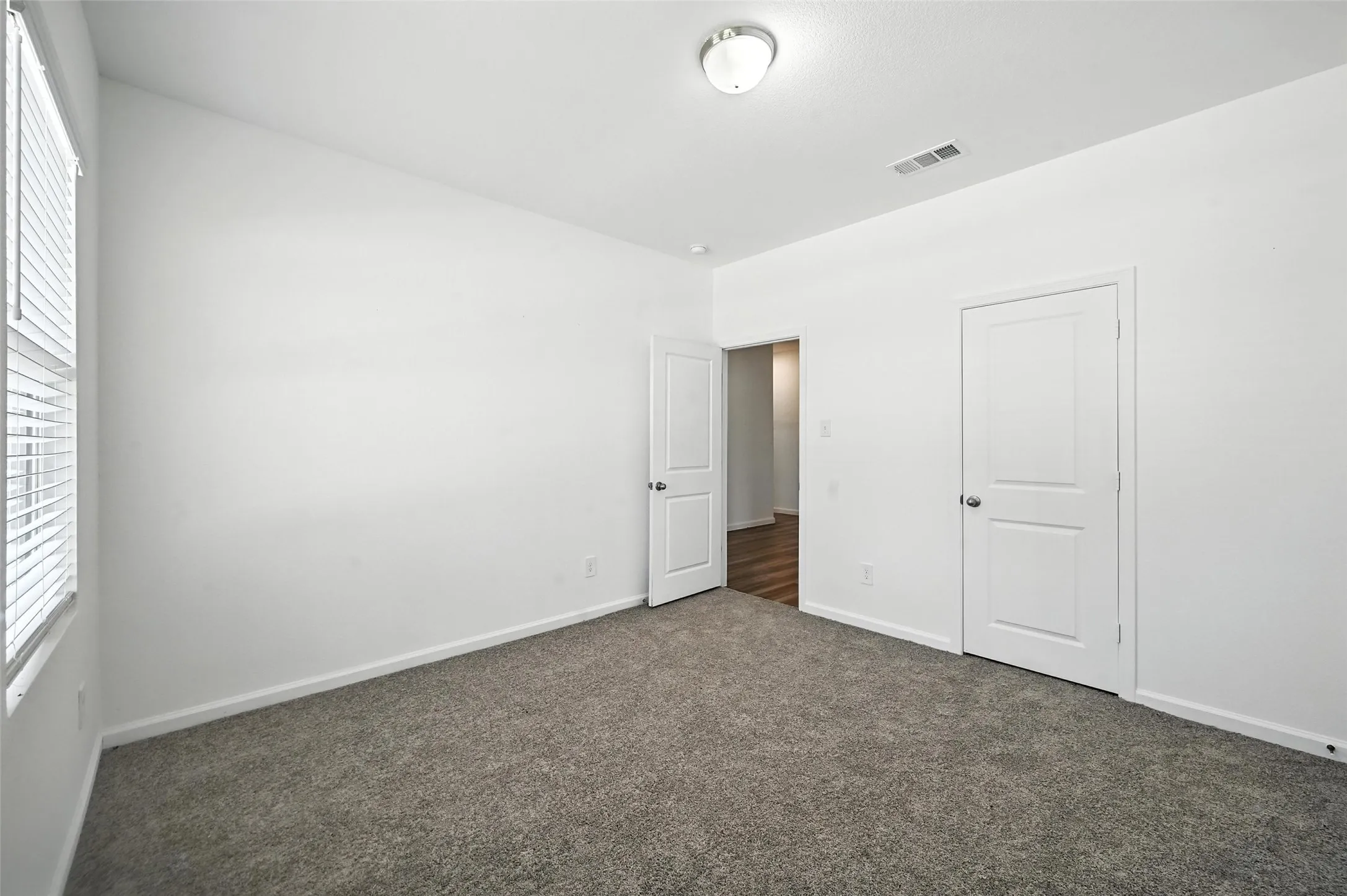 Single Family Residence For Rent in Tarrant County , 1637 Escondido Drive, Fort Worth, Texas 76052, 4 Bedroom, 2 Bathroom, 2 Garage spaces, 1,887 Sqft, built in 2021, mls#21304094, Real Estate Agent in Fort Worth, Homes For Rent in Tarrant county, Homes For Rent in Fort Worth, Realtor in Fort Worth Texas, Real Estate Brokerage Independent Realty Texas, Luminita Cordes Realtor