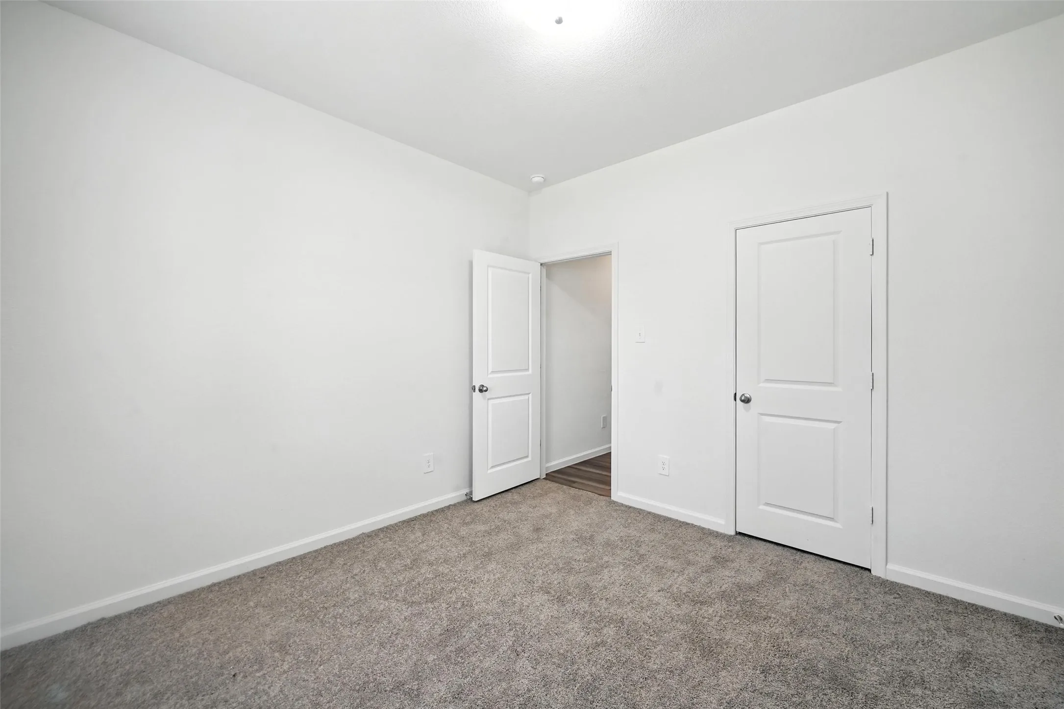 Single Family Residence For Rent in Tarrant County , 1637 Escondido Drive, Fort Worth, Texas 76052, 4 Bedroom, 2 Bathroom, 2 Garage spaces, 1,887 Sqft, built in 2021, mls#21304094, Real Estate Agent in Fort Worth, Homes For Rent in Tarrant county, Homes For Rent in Fort Worth, Realtor in Fort Worth Texas, Real Estate Brokerage Independent Realty Texas, Luminita Cordes Realtor