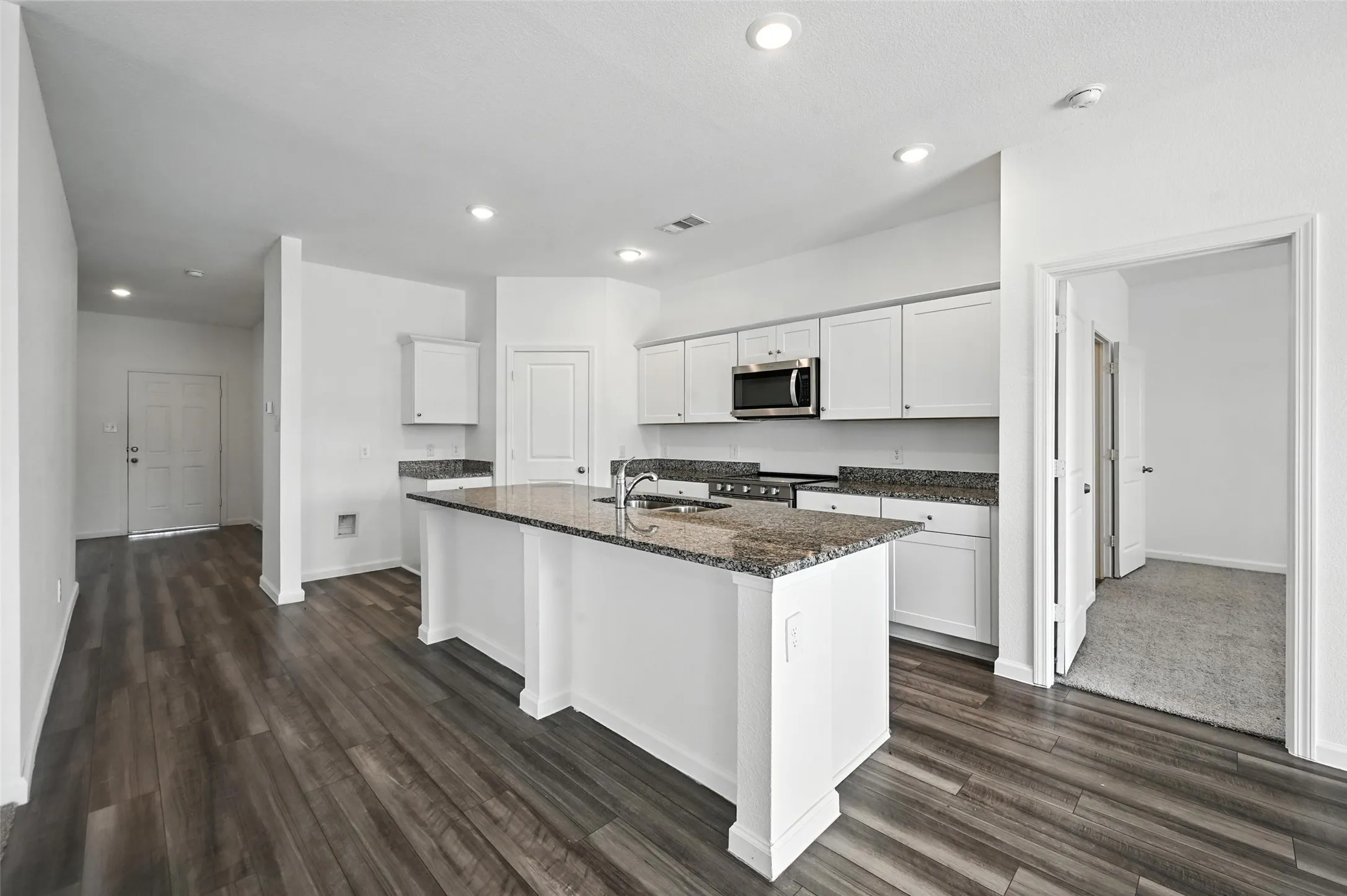 Single Family Residence For Rent in Tarrant County , 1637 Escondido Drive, Fort Worth, Texas 76052, 4 Bedroom, 2 Bathroom, 2 Garage spaces, 1,887 Sqft, built in 2021, mls#21304094, Real Estate Agent in Fort Worth, Homes For Rent in Tarrant county, Homes For Rent in Fort Worth, Realtor in Fort Worth Texas, Real Estate Brokerage Independent Realty Texas, Luminita Cordes Realtor