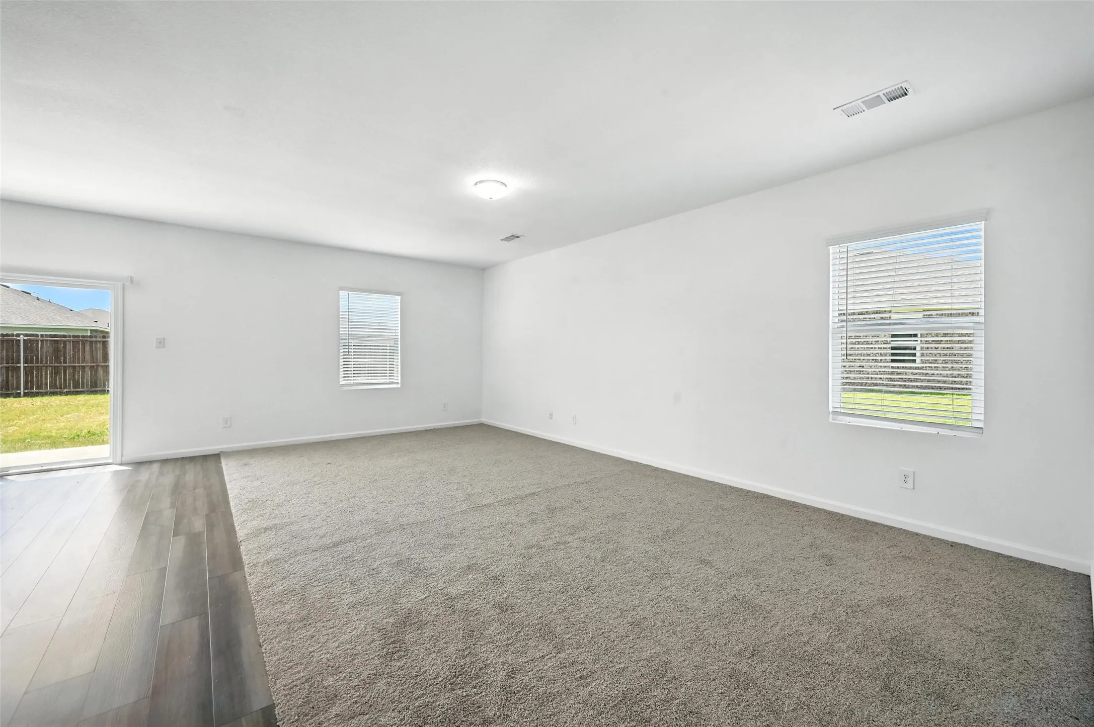Single Family Residence For Rent in Tarrant County , 1637 Escondido Drive, Fort Worth, Texas 76052, 4 Bedroom, 2 Bathroom, 2 Garage spaces, 1,887 Sqft, built in 2021, mls#21304094, Real Estate Agent in Fort Worth, Homes For Rent in Tarrant county, Homes For Rent in Fort Worth, Realtor in Fort Worth Texas, Real Estate Brokerage Independent Realty Texas, Luminita Cordes Realtor