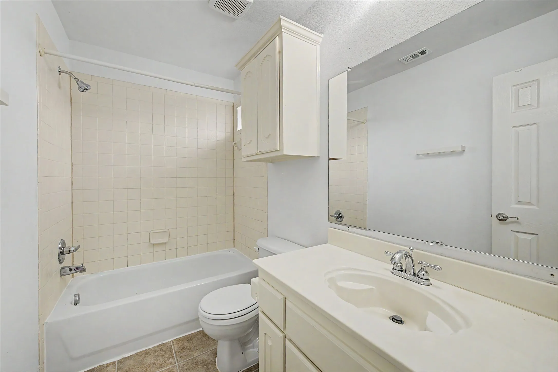 Full bath #2 upstairs