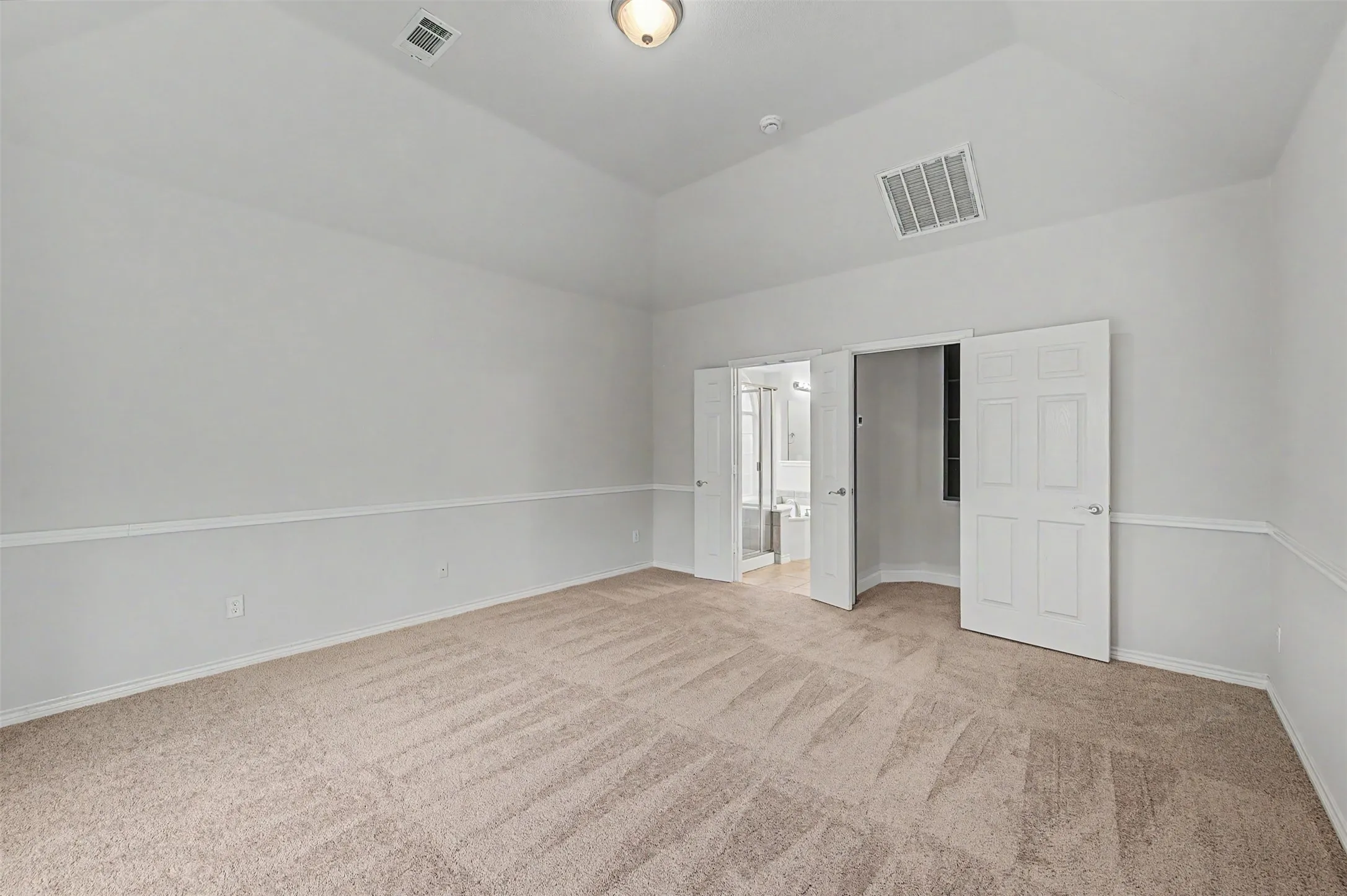 Owner's bedroom