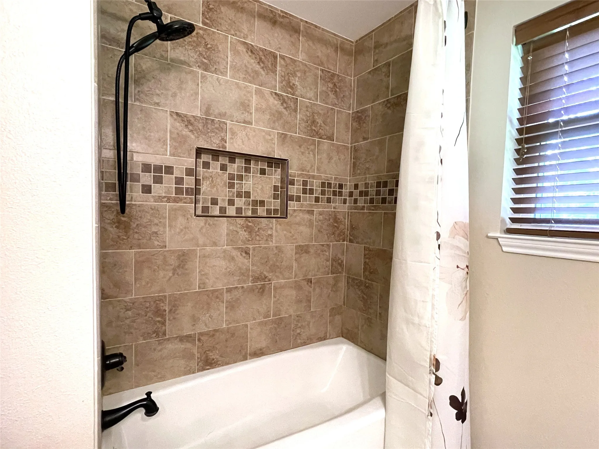 Hall Bath Tub/Shower Combo