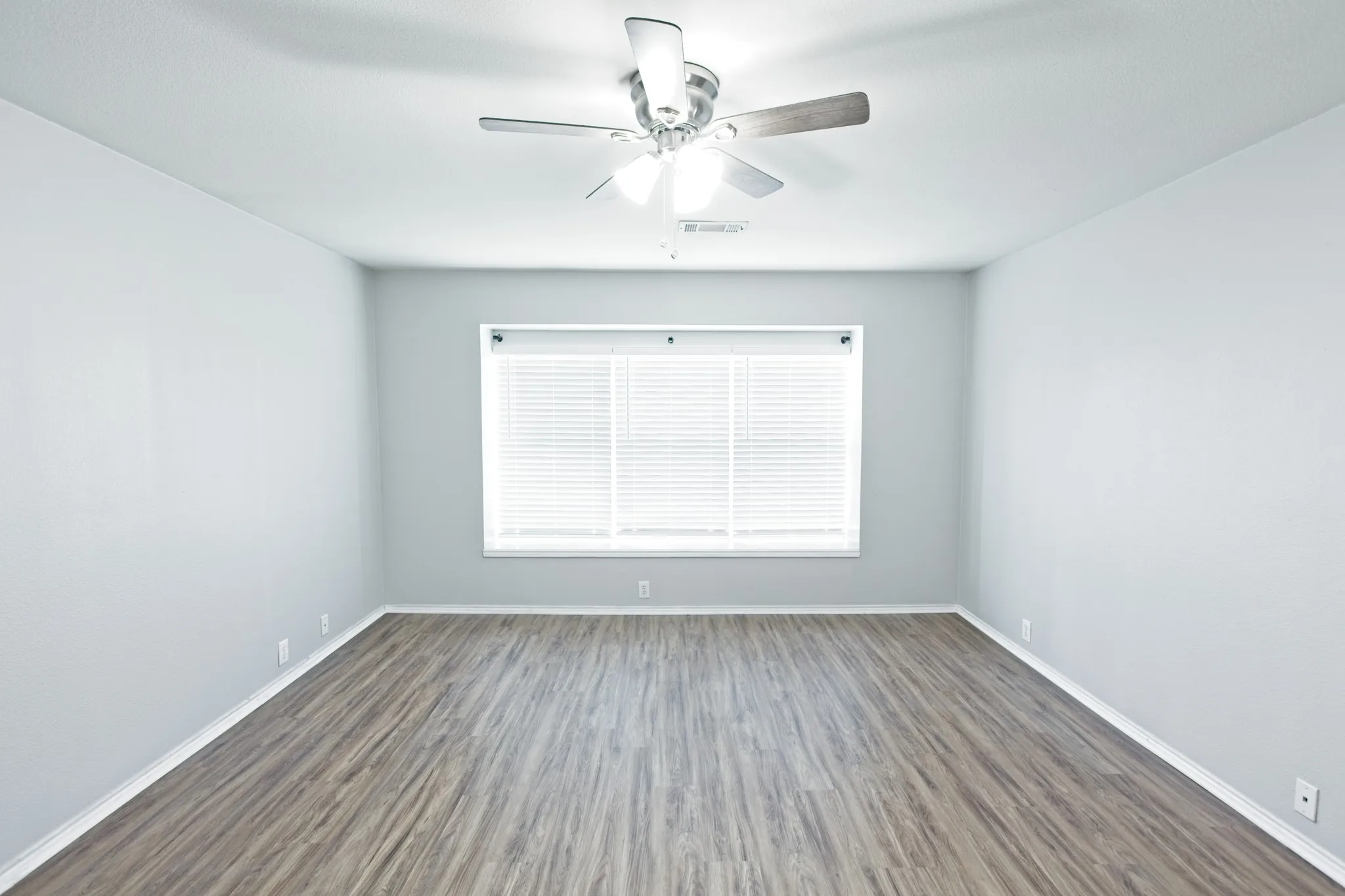 Single Family Residence For Rent in Collin County , 2309 Mallard Drive, Melissa, Texas 75454, 3 Bedroom, 2 Bathroom, 2 Garage spaces, 1,738 Sqft, built in 2002, mls#21304114, Real Estate Agent in Melissa, Homes For Rent in Collin county, Homes For Rent in Melissa, Realtor in Melissa Texas, Real Estate Brokerage Independent Realty Texas, Luminita Cordes Realtor