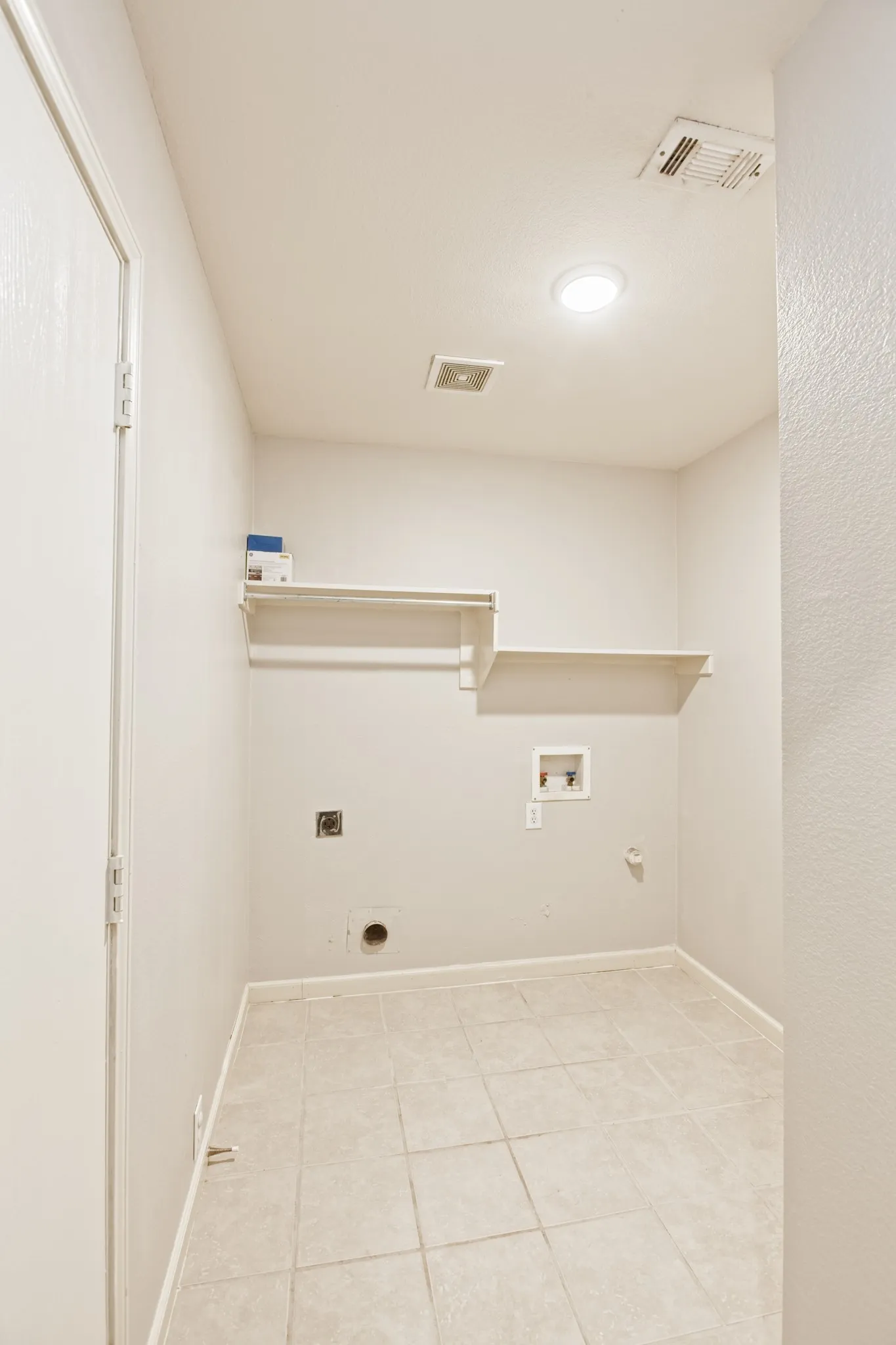 Single Family Residence For Rent in Collin County , 2309 Mallard Drive, Melissa, Texas 75454, 3 Bedroom, 2 Bathroom, 2 Garage spaces, 1,738 Sqft, built in 2002, mls#21304114, Real Estate Agent in Melissa, Homes For Rent in Collin county, Homes For Rent in Melissa, Realtor in Melissa Texas, Real Estate Brokerage Independent Realty Texas, Luminita Cordes Realtor
